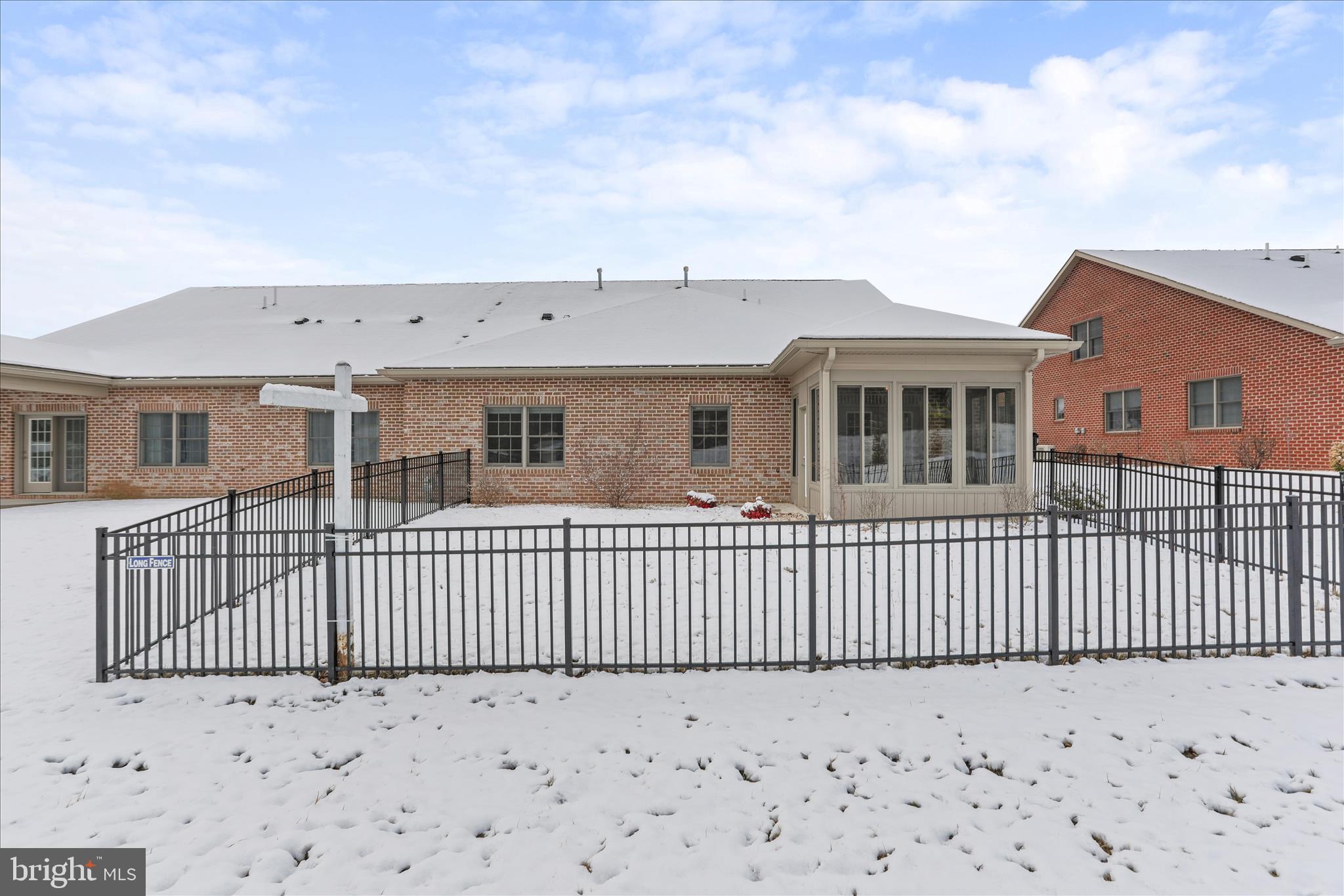 EMERALD POINTE - Residential