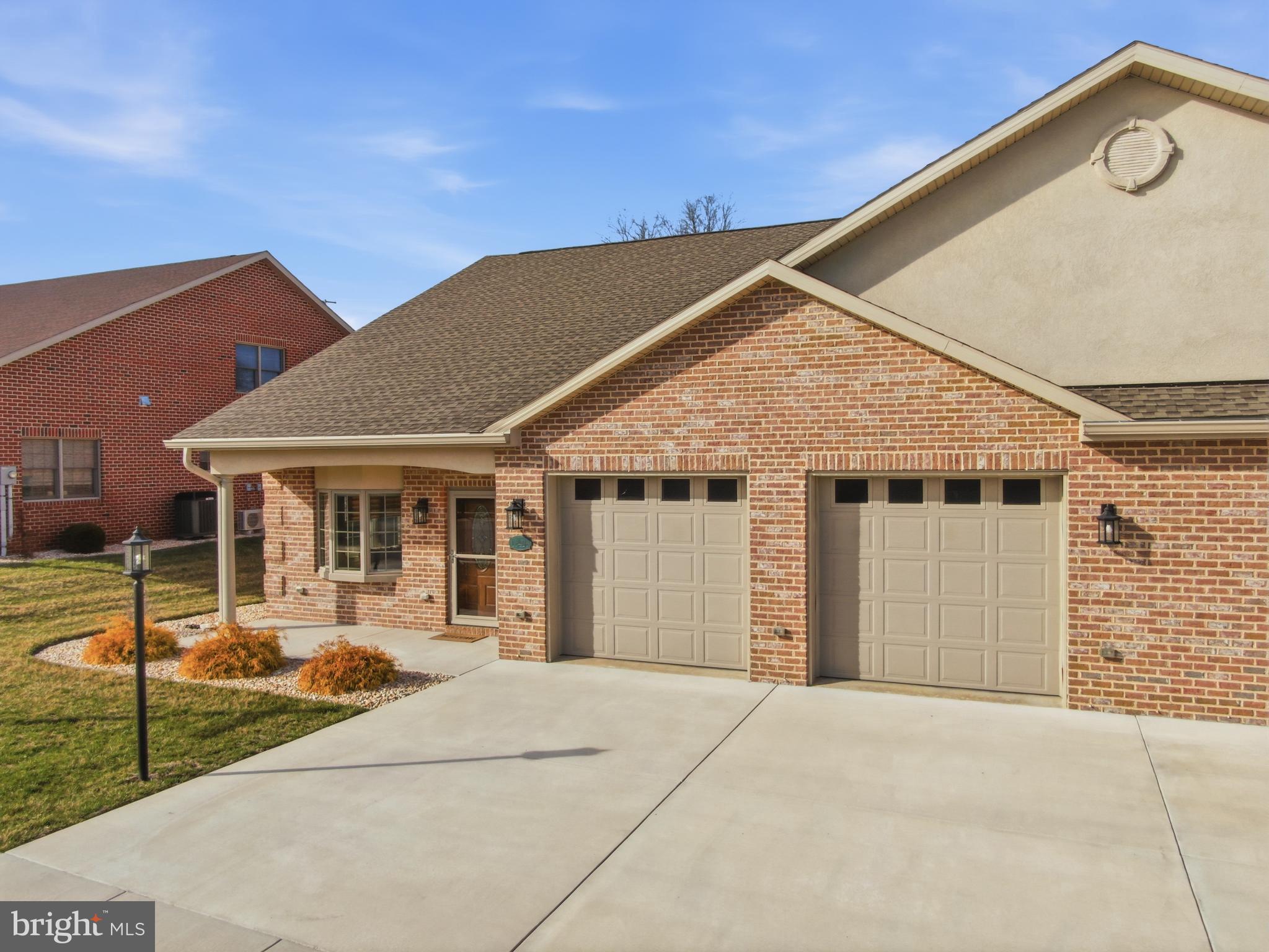 EMERALD POINTE - Residential