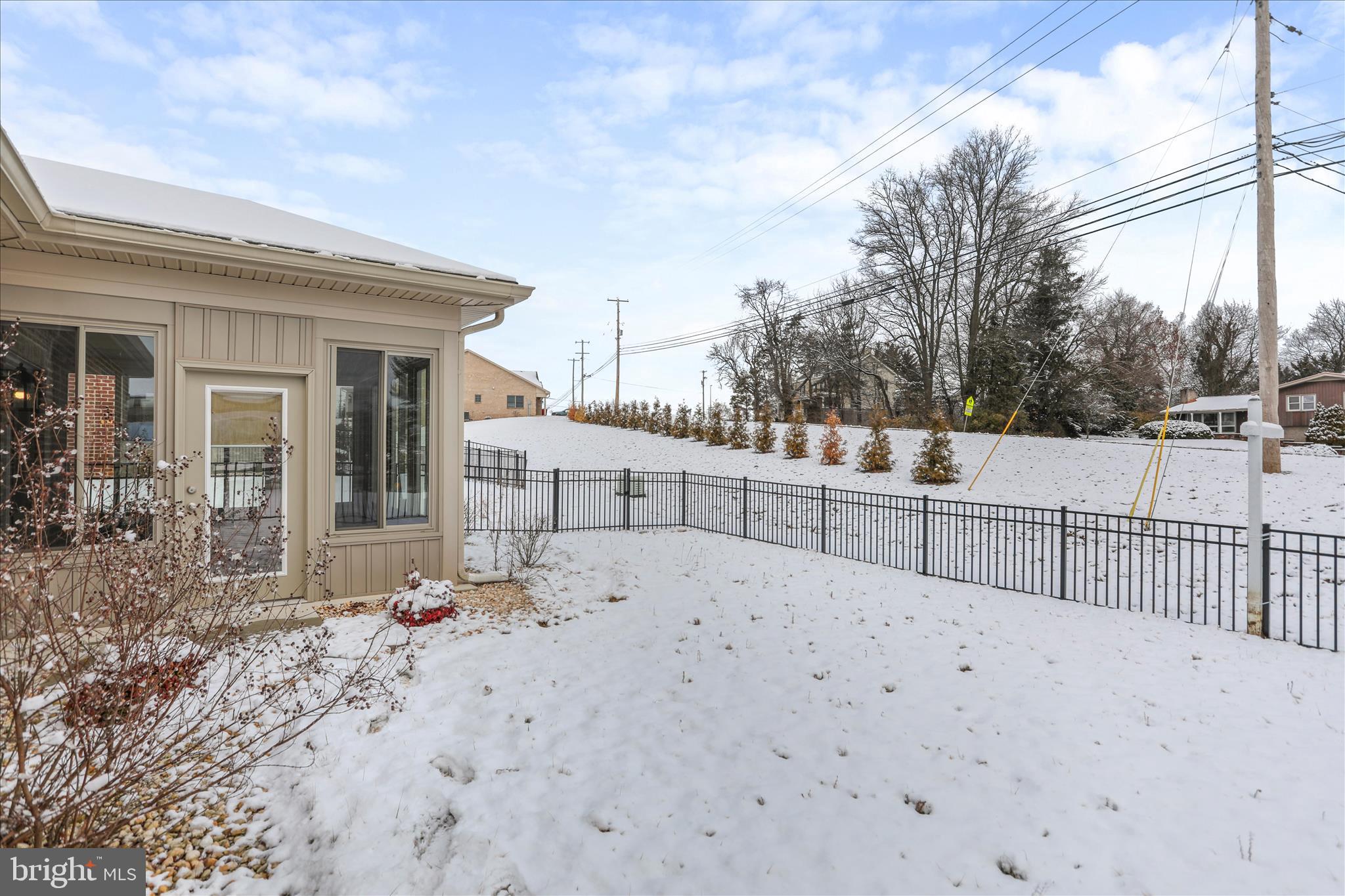 EMERALD POINTE - Residential