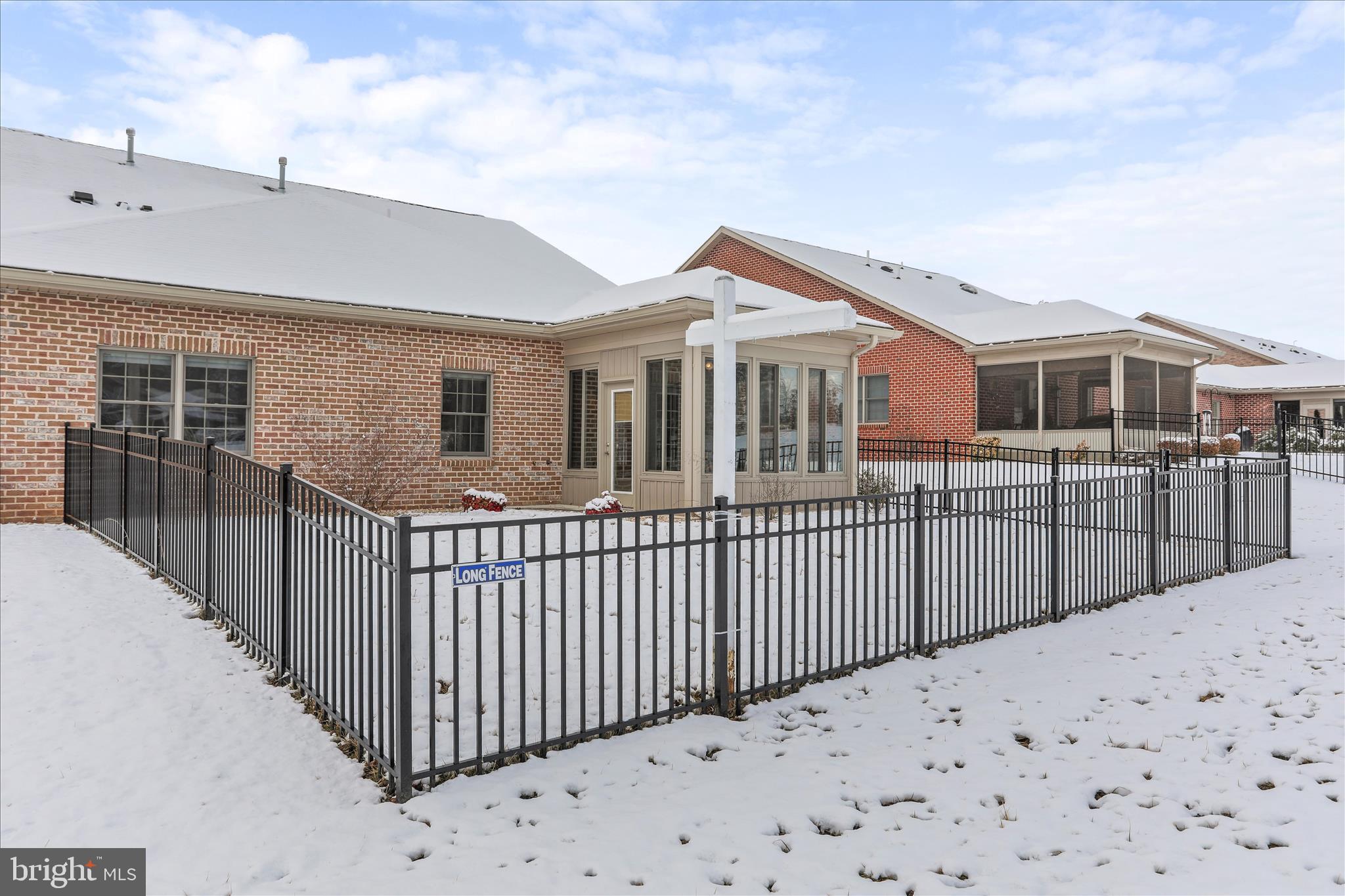 EMERALD POINTE - Residential