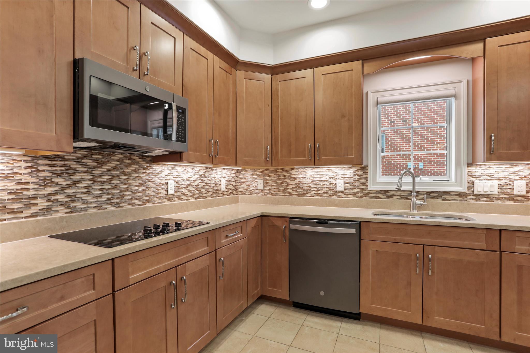 EMERALD POINTE - Residential