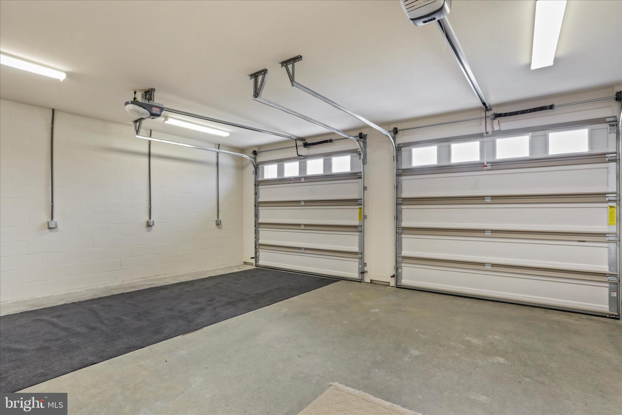 EMERALD POINTE - Residential