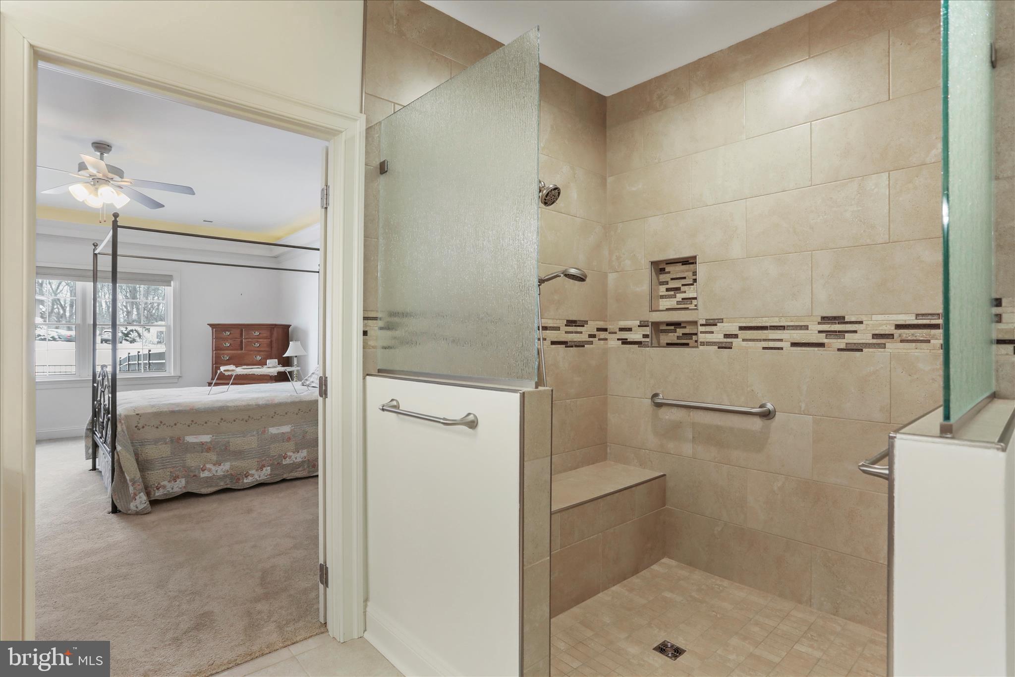 EMERALD POINTE - Residential