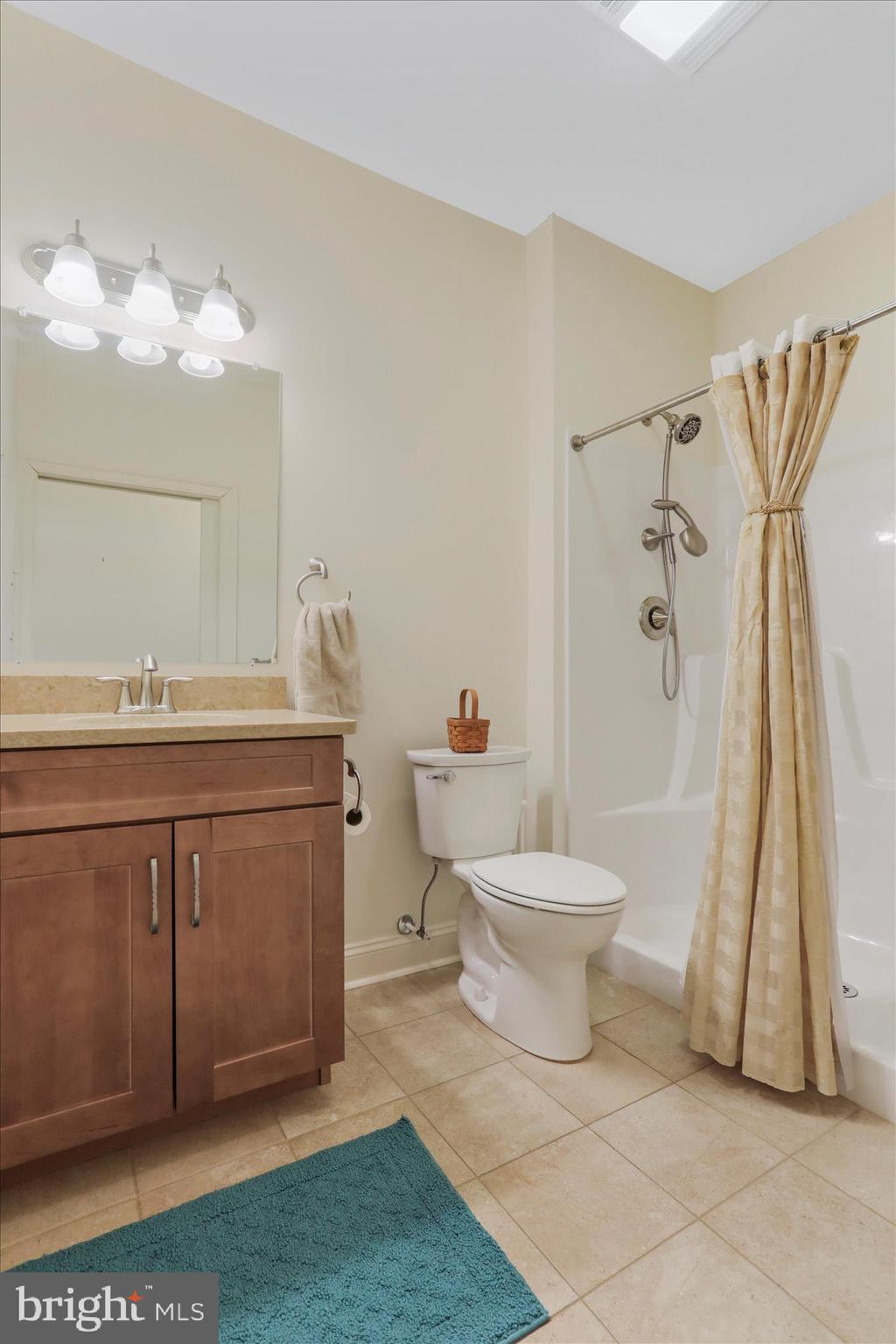 EMERALD POINTE - Residential