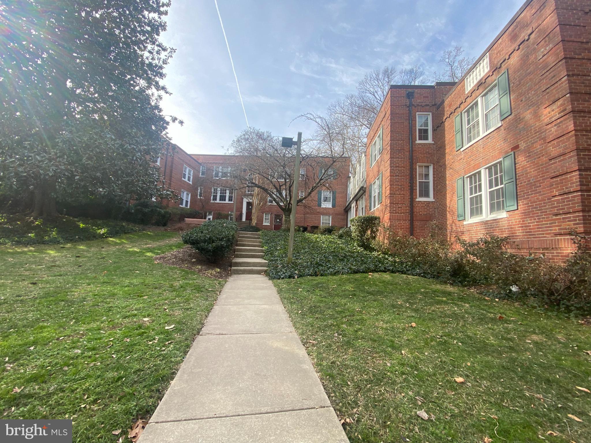 1762 N RHODES STREET 6-350