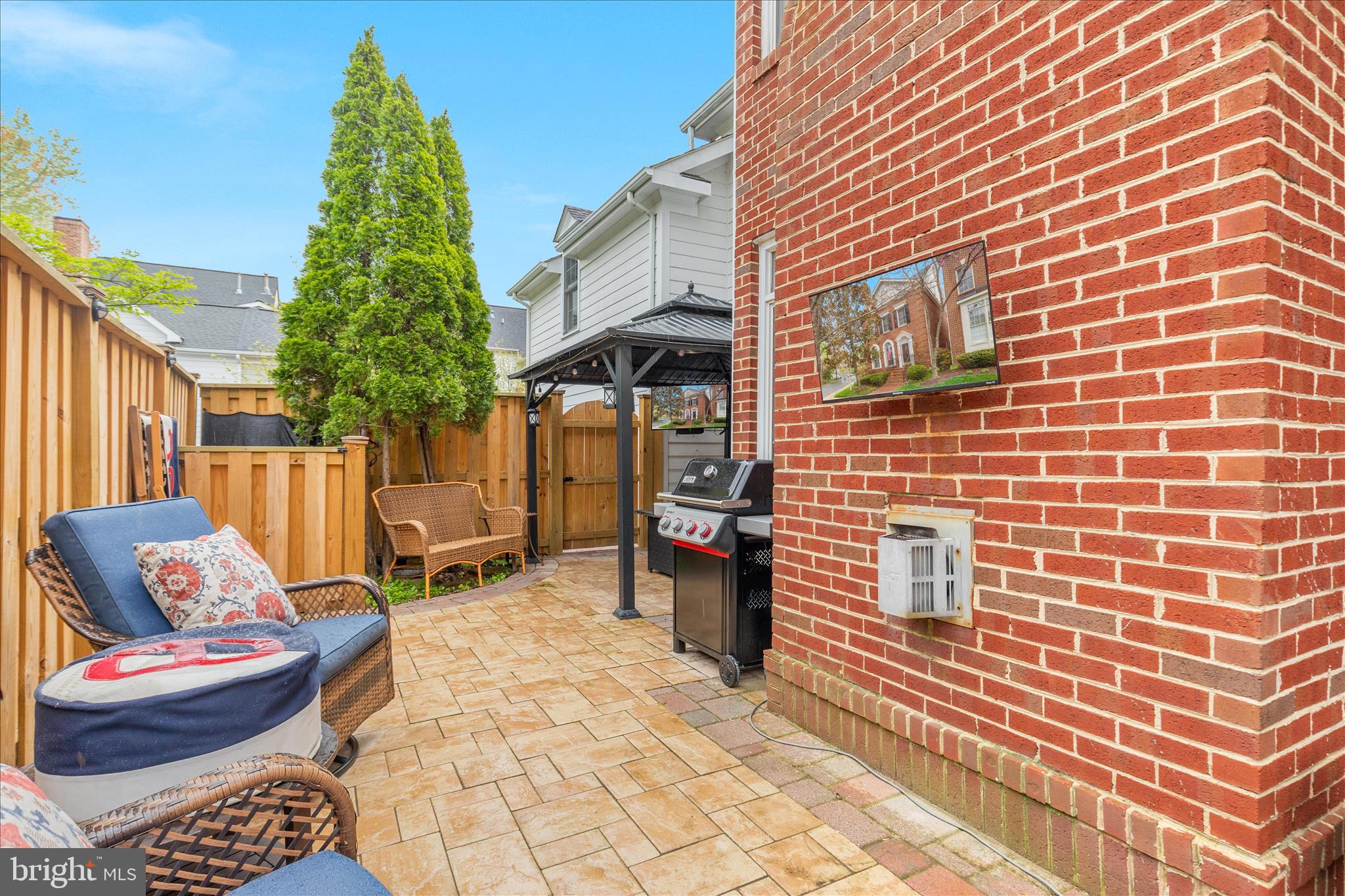 MCLEAN VILLAGE - Residential