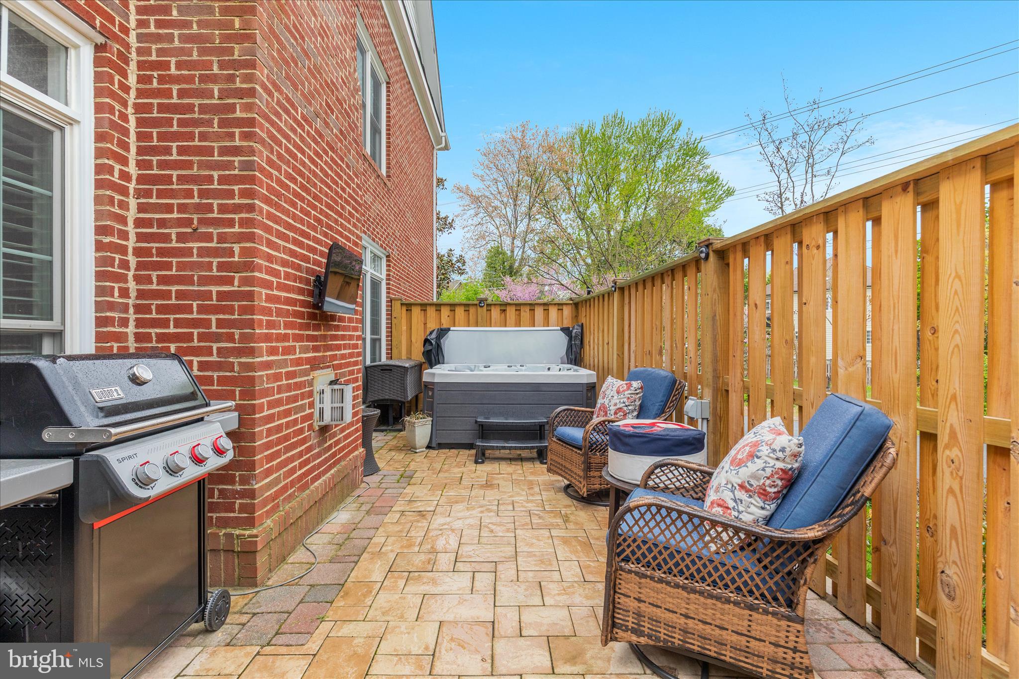 MCLEAN VILLAGE - Residential