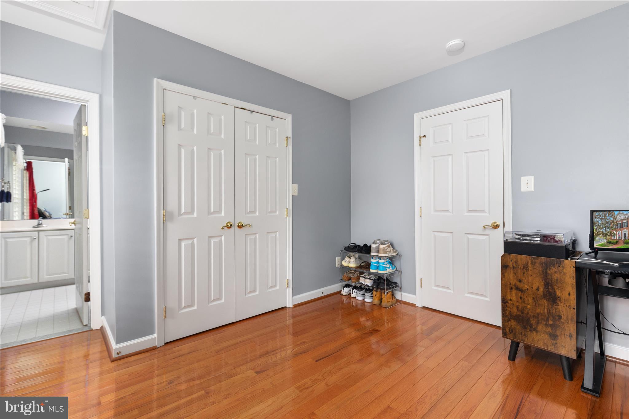 MCLEAN VILLAGE - Residential