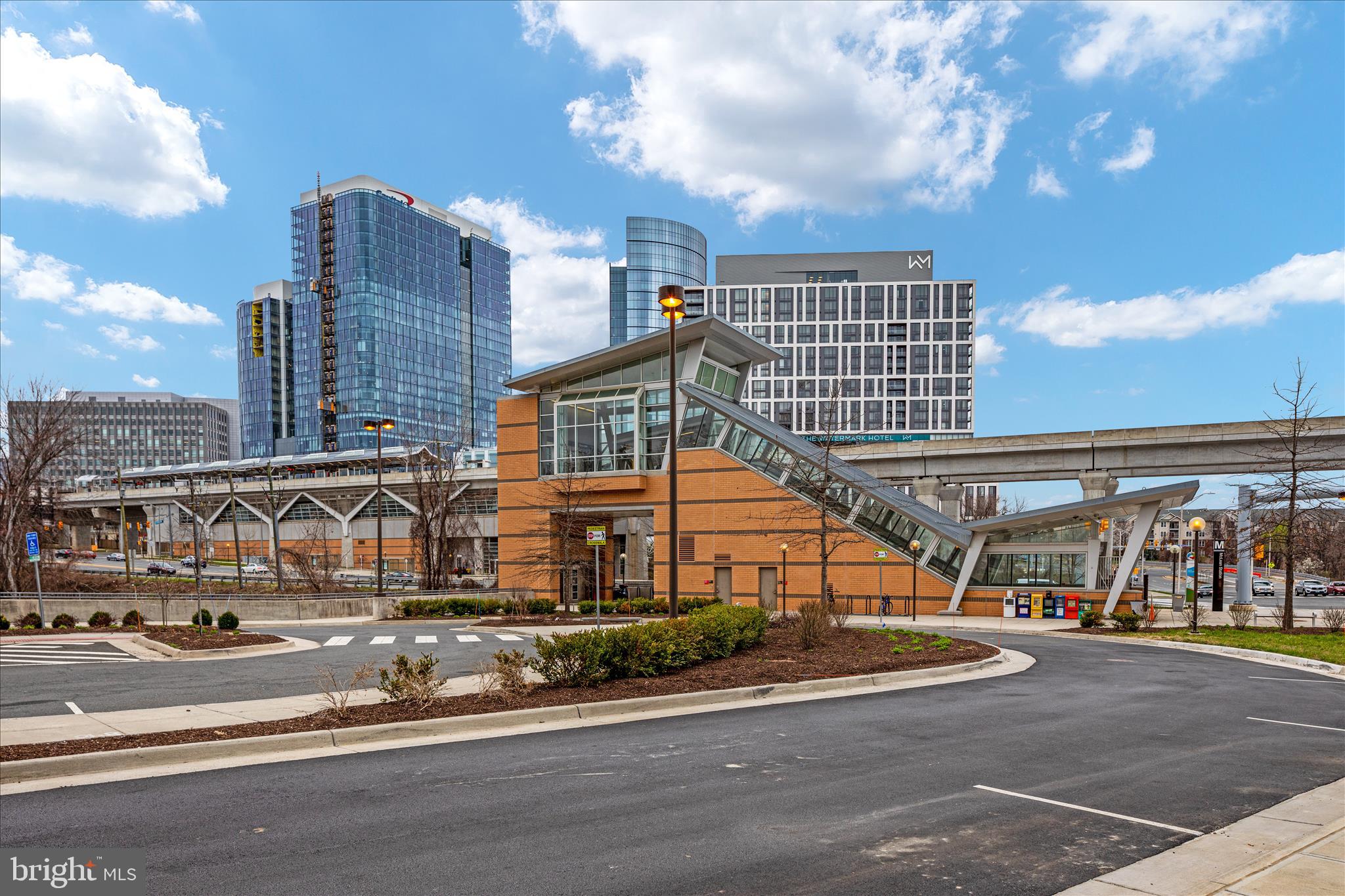 MCLEAN VILLAGE - Residential