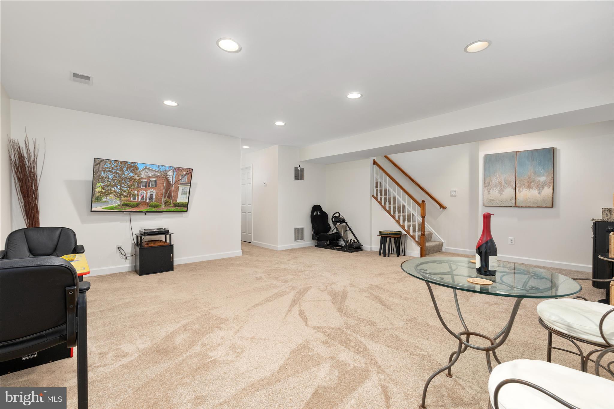 MCLEAN VILLAGE - Residential