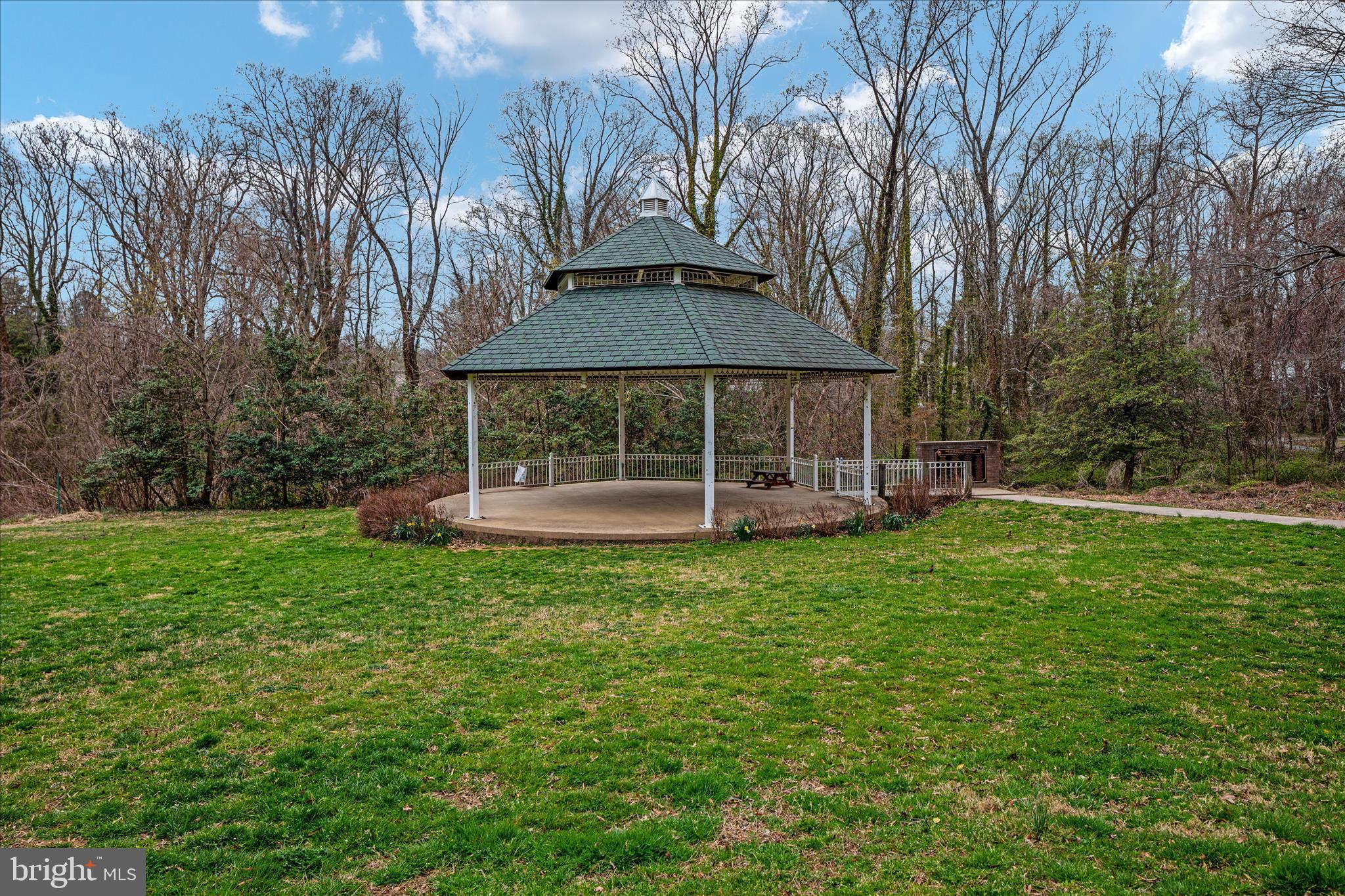 MCLEAN VILLAGE - Residential