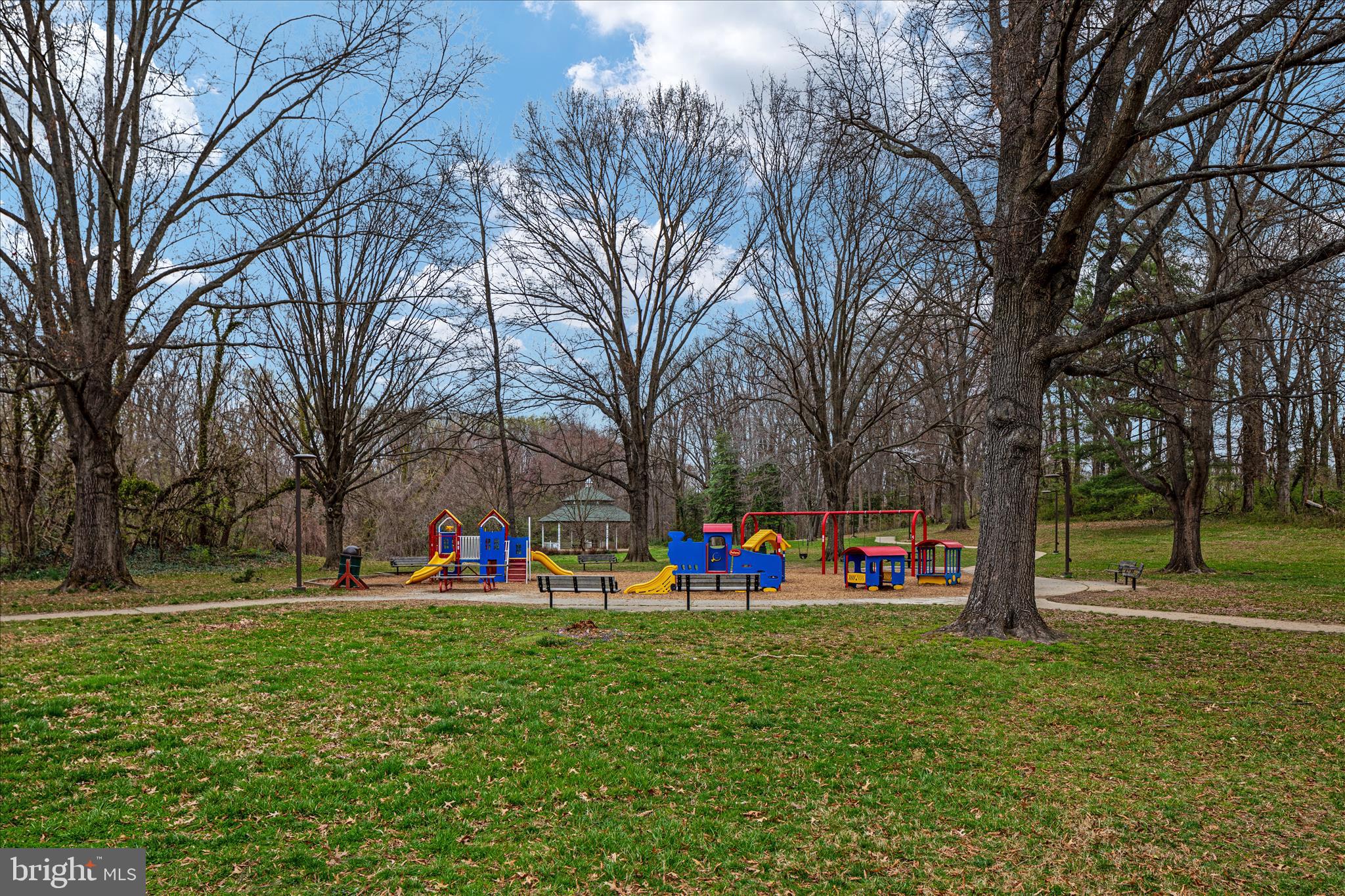 MCLEAN VILLAGE - Residential