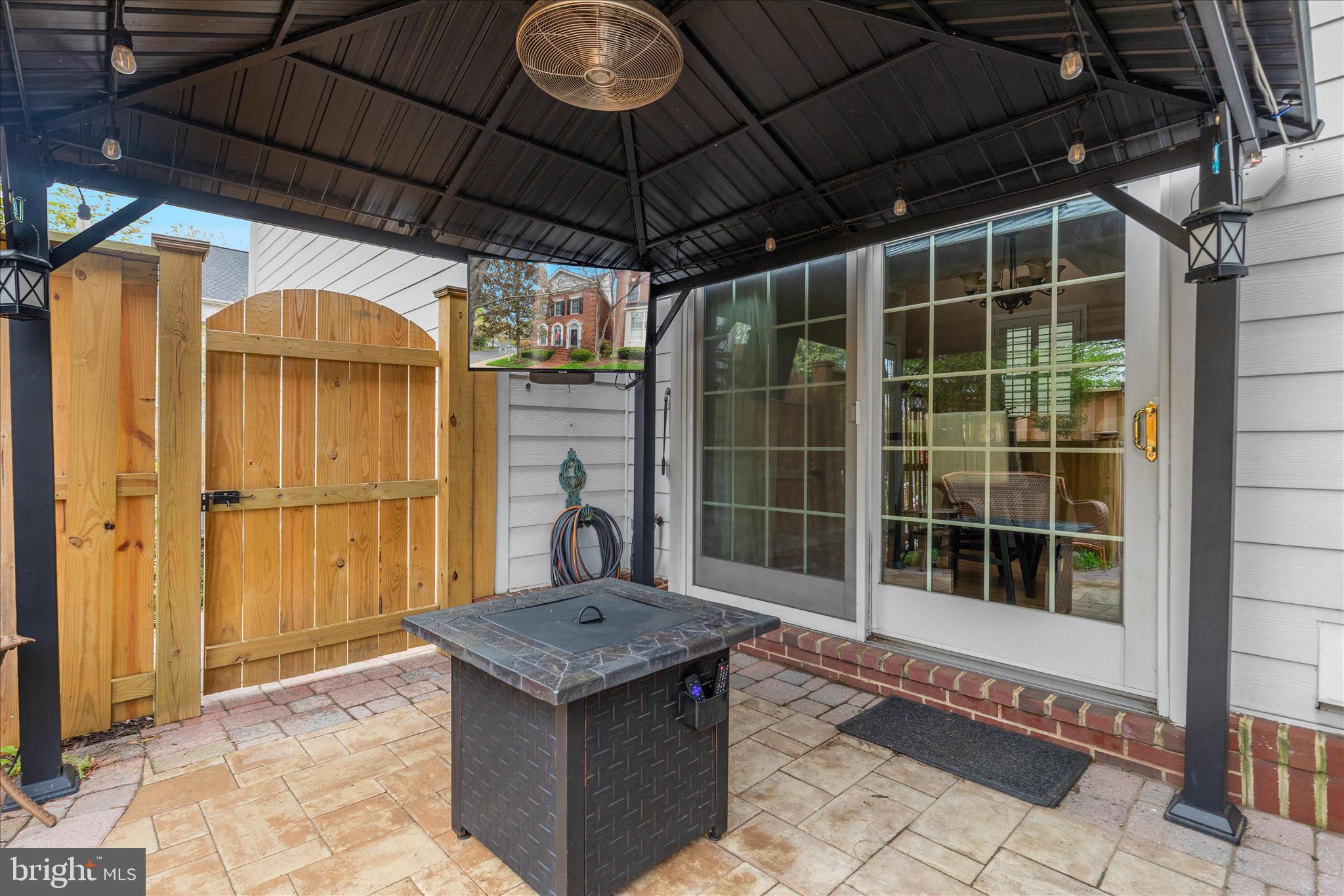 MCLEAN VILLAGE - Residential