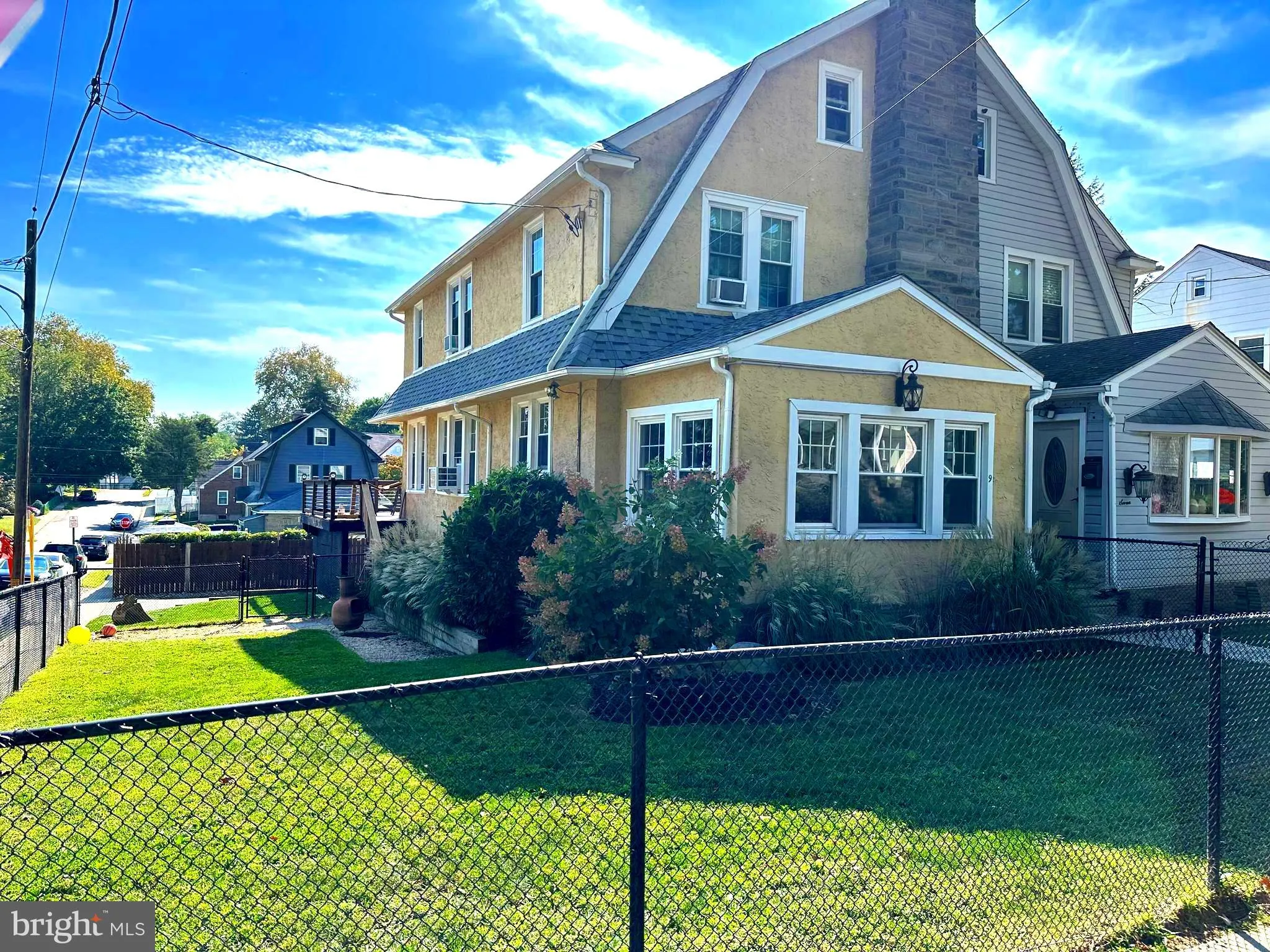 Upper Darby, Pennsylvania 19082, United States, 5 Bedrooms Bedrooms, ,2 BathroomsBathrooms,Residential,Pending,211527