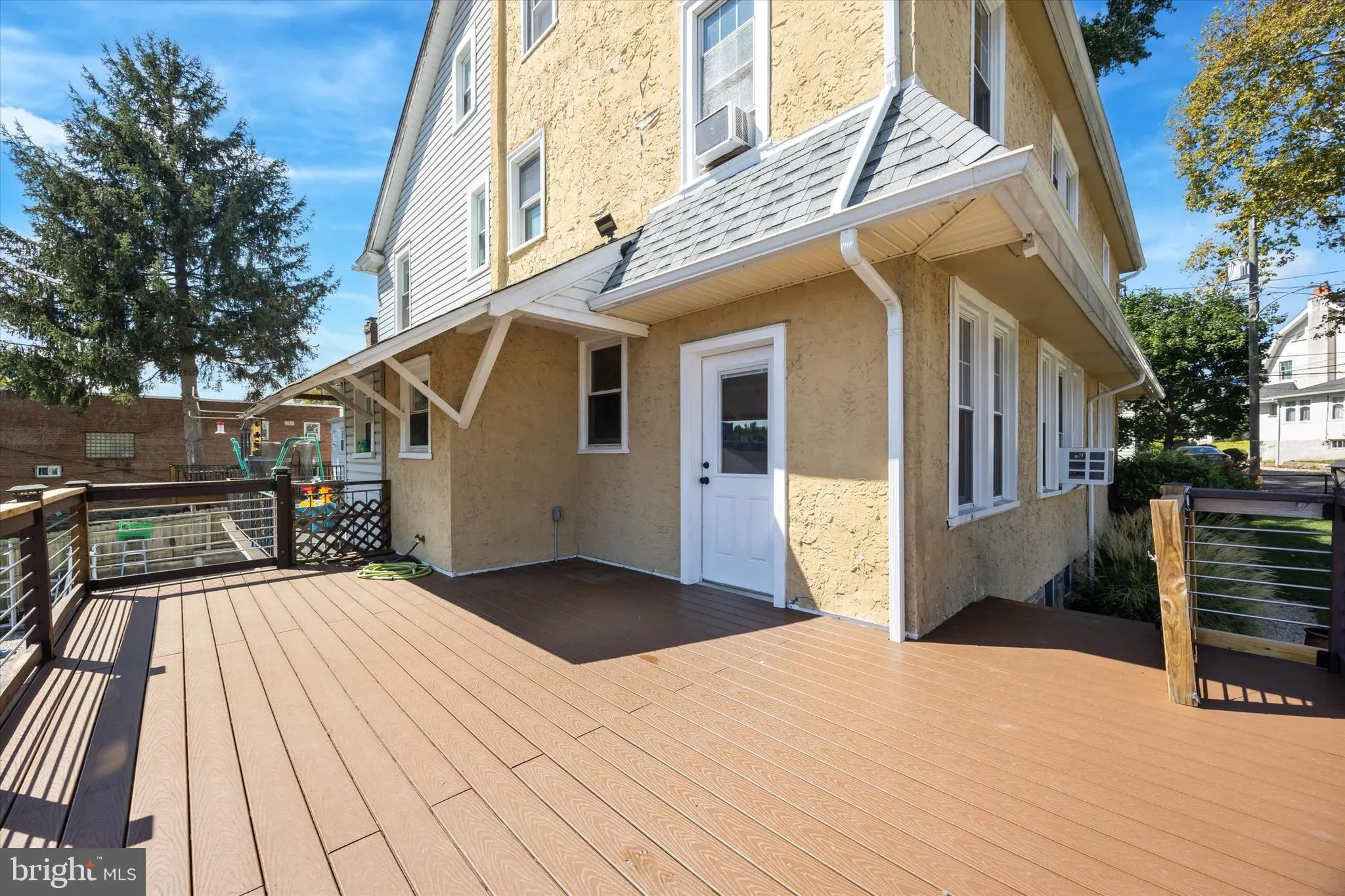 Upper Darby, Pennsylvania 19082, United States, 5 Bedrooms Bedrooms, ,2 BathroomsBathrooms,Residential,Pending,211527