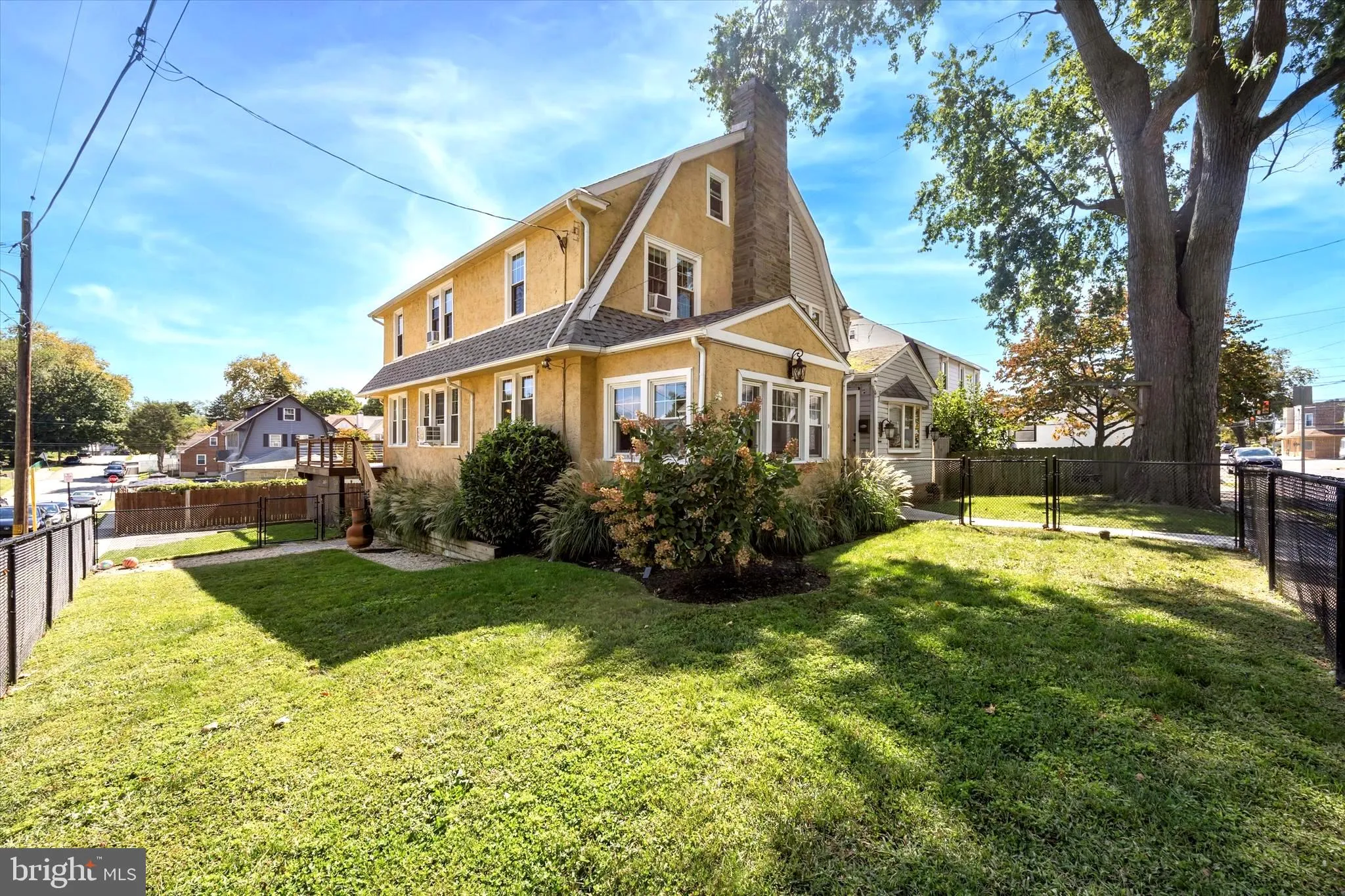 Upper Darby, Pennsylvania 19082, United States, 5 Bedrooms Bedrooms, ,2 BathroomsBathrooms,Residential,Pending,211527