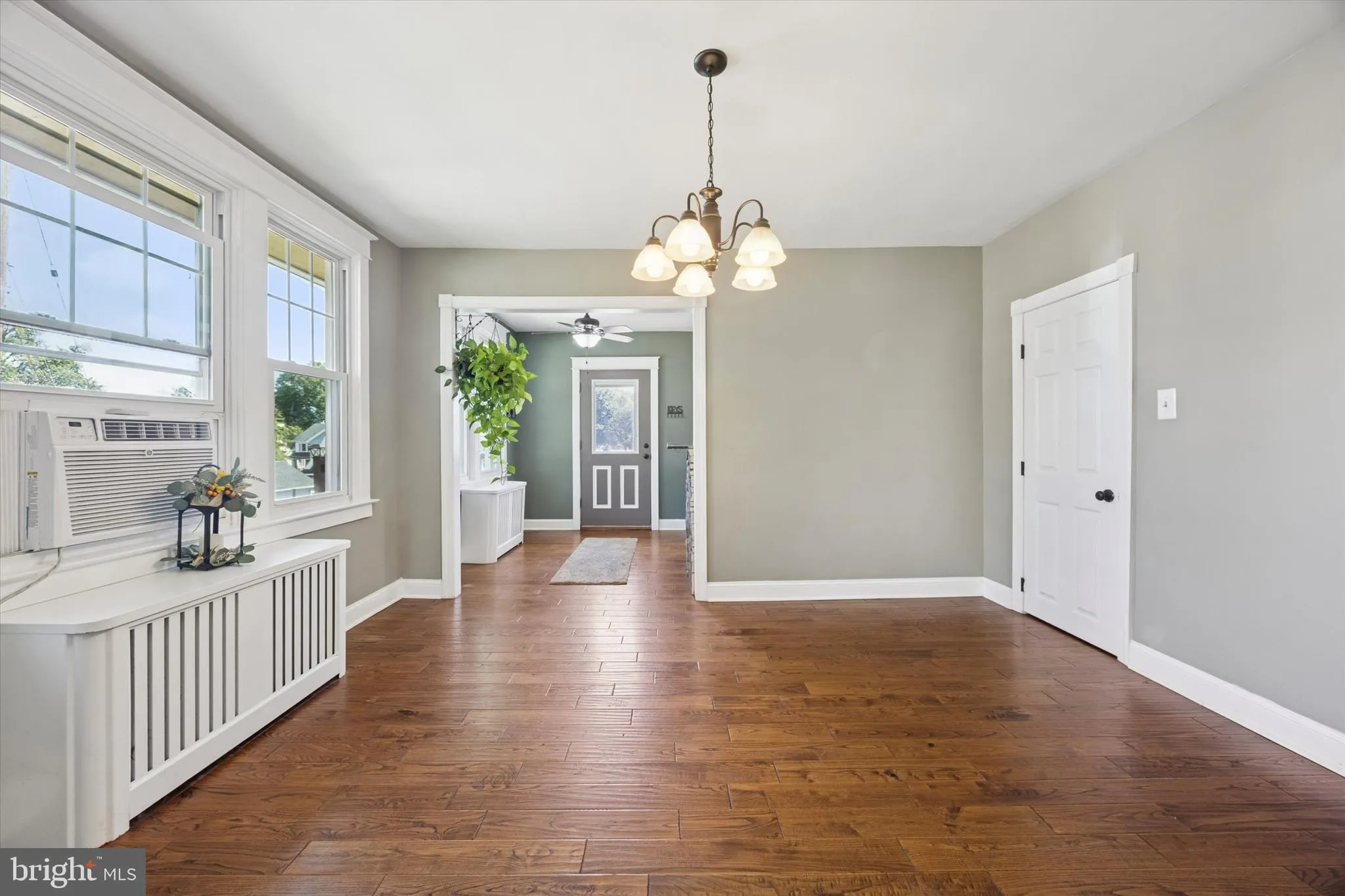 Upper Darby, Pennsylvania 19082, United States, 5 Bedrooms Bedrooms, ,2 BathroomsBathrooms,Residential,Pending,211527