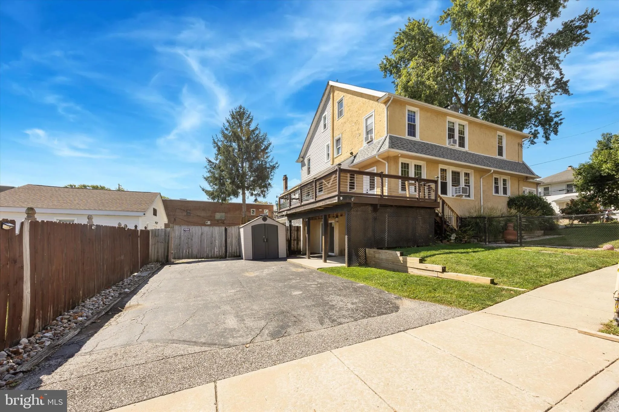 Upper Darby, Pennsylvania 19082, United States, 5 Bedrooms Bedrooms, ,2 BathroomsBathrooms,Residential,Pending,211527