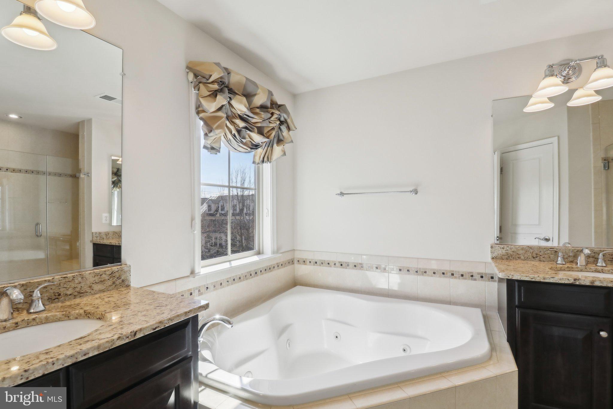 SHIRLINGTON CREST - Residential