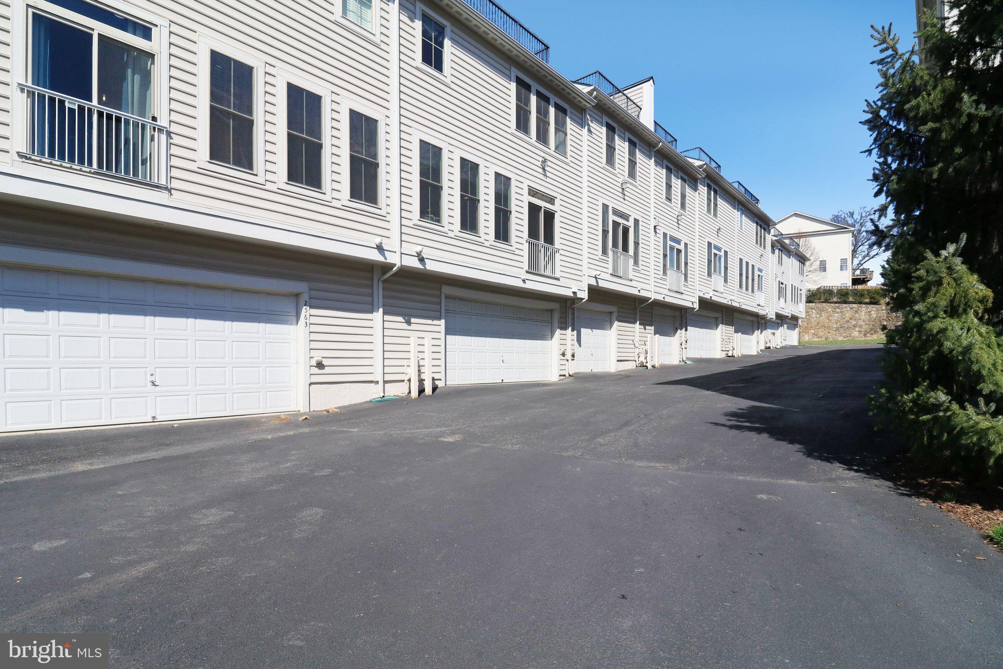 SHIRLINGTON CREST - Residential