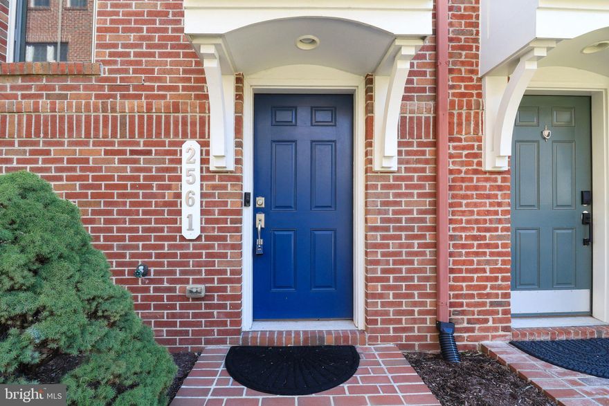 2561 S Kenmore Ct in Arlington, VA 22206, is a 3-bedroom, 3.5-bathroom garage townhome in the sought-after Shirlington Crest community. This Brittany model, the largest in the development, offers a spacious 2,520 sq ft of living space. The main level of the home features hardwood floors, recessed lighting, a dining room with tray ceiling, a family room, and a cozy gas fireplace. The gourmet kitchen is fully-equipped with upgraded cabinetry, granite countertops, stainless steel appliances – including double wall ovens, a gas cooktop, divided sink, and an island. Upstairs find the spacious primary bedroom with two walk-in closets, dual vanities, a soaking tub, and a walk-in shower. There are two additional bedrooms with a shared full bath as well. The top-level of the home has a rooftop terrace. The rear-entry, two-car, attached garage leads to a rec room/office with an en-suite full bath.  The rec room/office can be closed off to create an additional bedroom with an en-suite bathroom. Ideal access to I-395, I-66, the Pentagon, and downtown DC. Walking distance to the W&O trailhead, Jennie Dean park, and Shirlington Village.