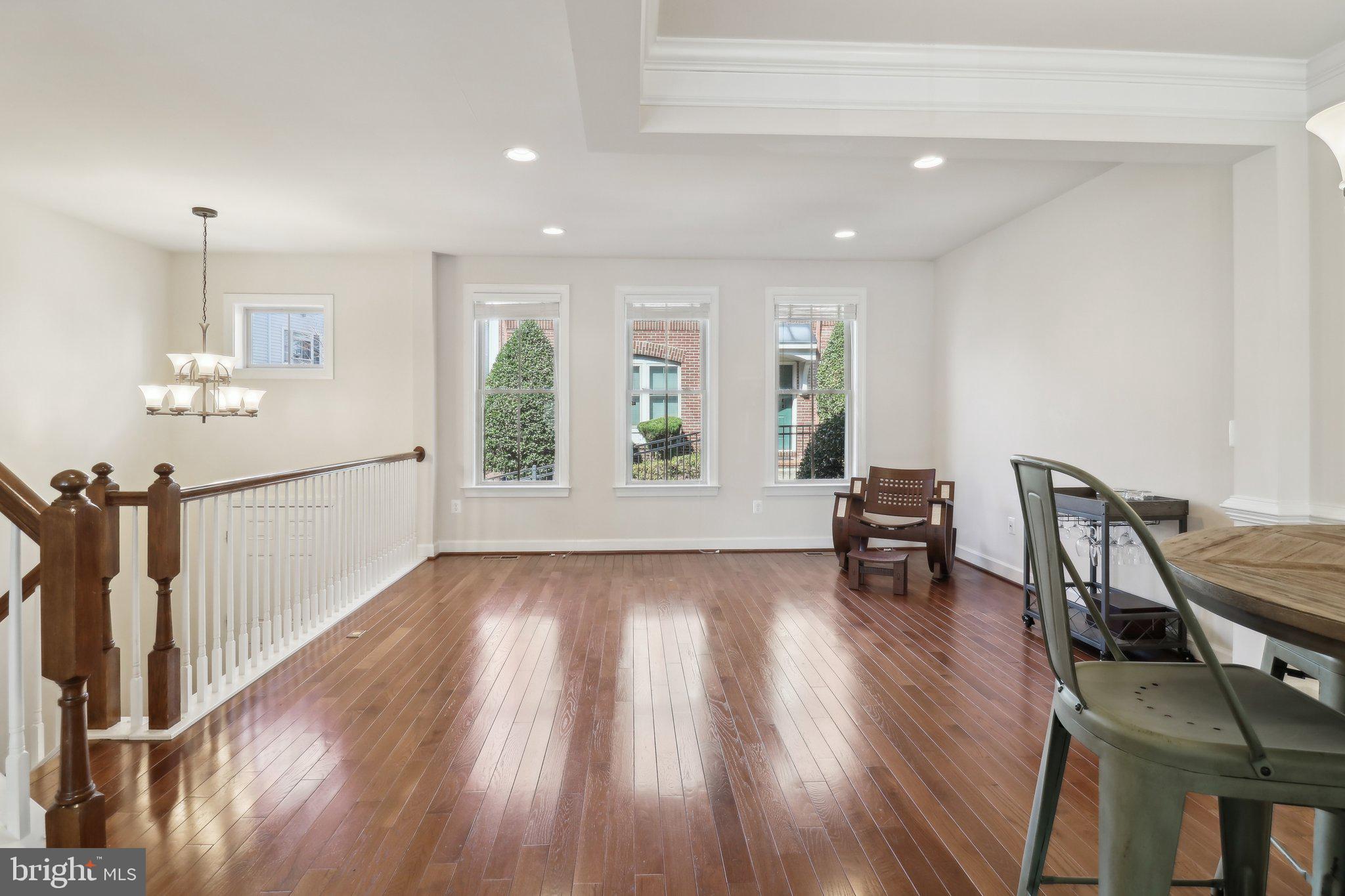 SHIRLINGTON CREST - Residential