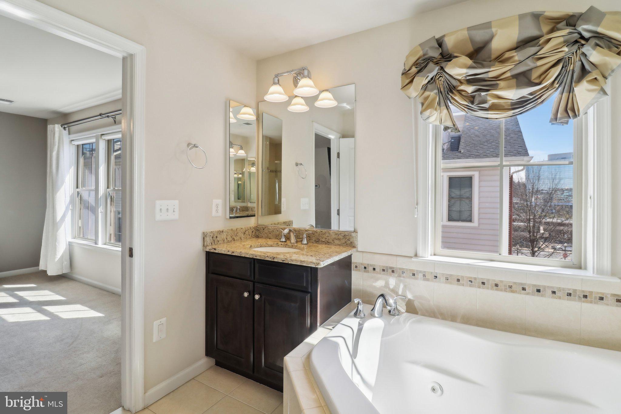 SHIRLINGTON CREST - Residential