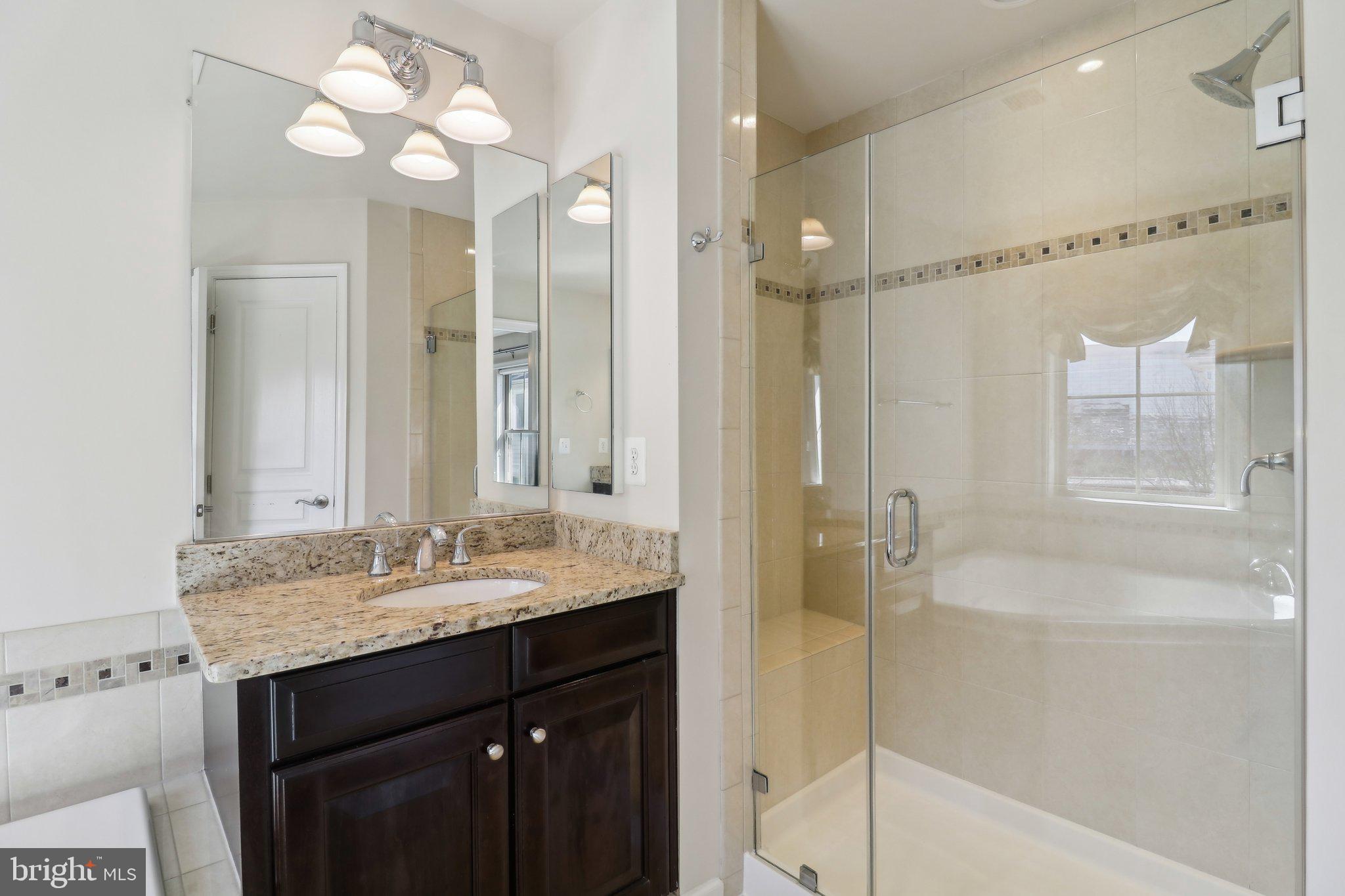 SHIRLINGTON CREST - Residential