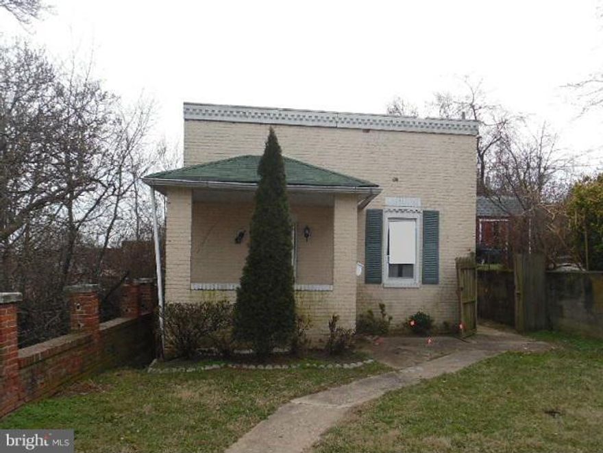 HUD Owned Home, case number 241-778642. HUD Homes are sold "as is," FHA insurable with repair escrow, subject to appraisal. Don't miss out on this value priced home! Enjoy nice room sizes. Use the basement for extra storage and/or living space. Just a short drive to Downtown Baltimore.