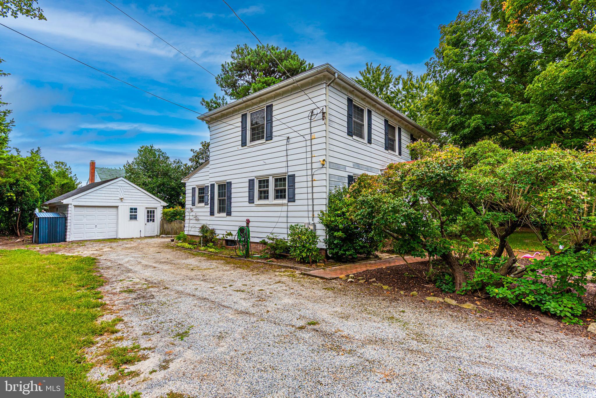 716 PARKWAY CIRCLE