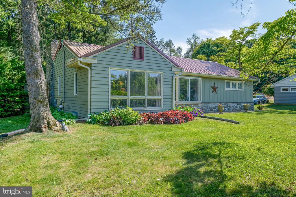 Photo of 202 MEADOW LN, LANCASTER, PA 17601 (MLS # PALA2035896)