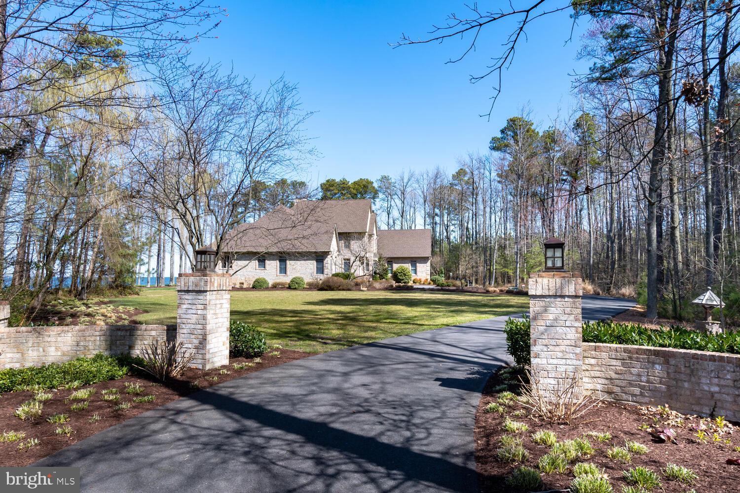 BLOODY POINT FARM - Residential