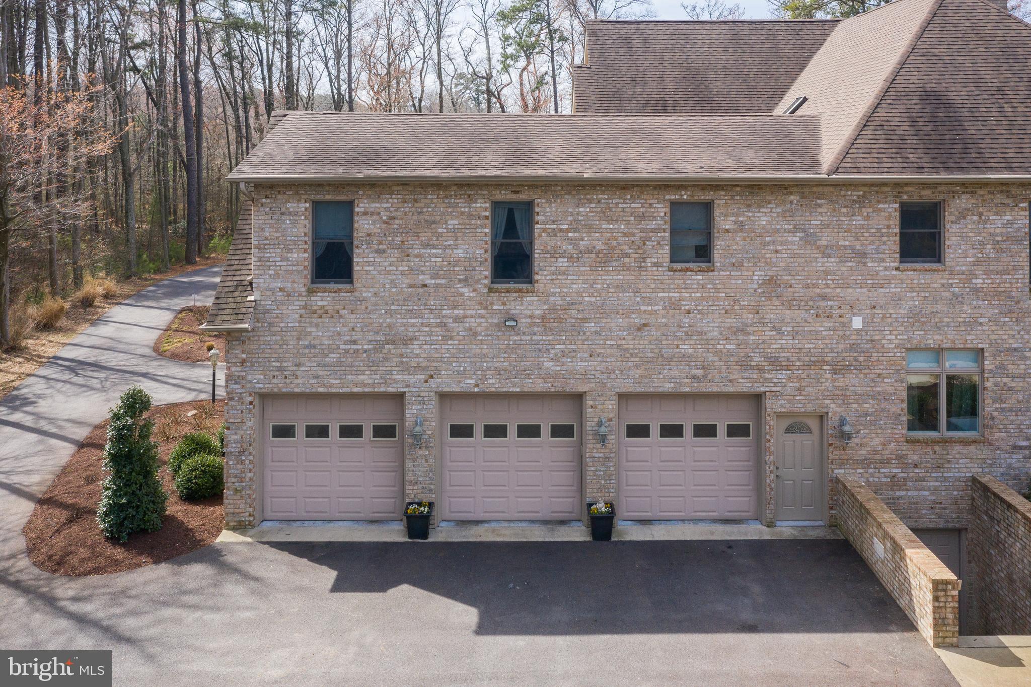 BLOODY POINT FARM - Residential