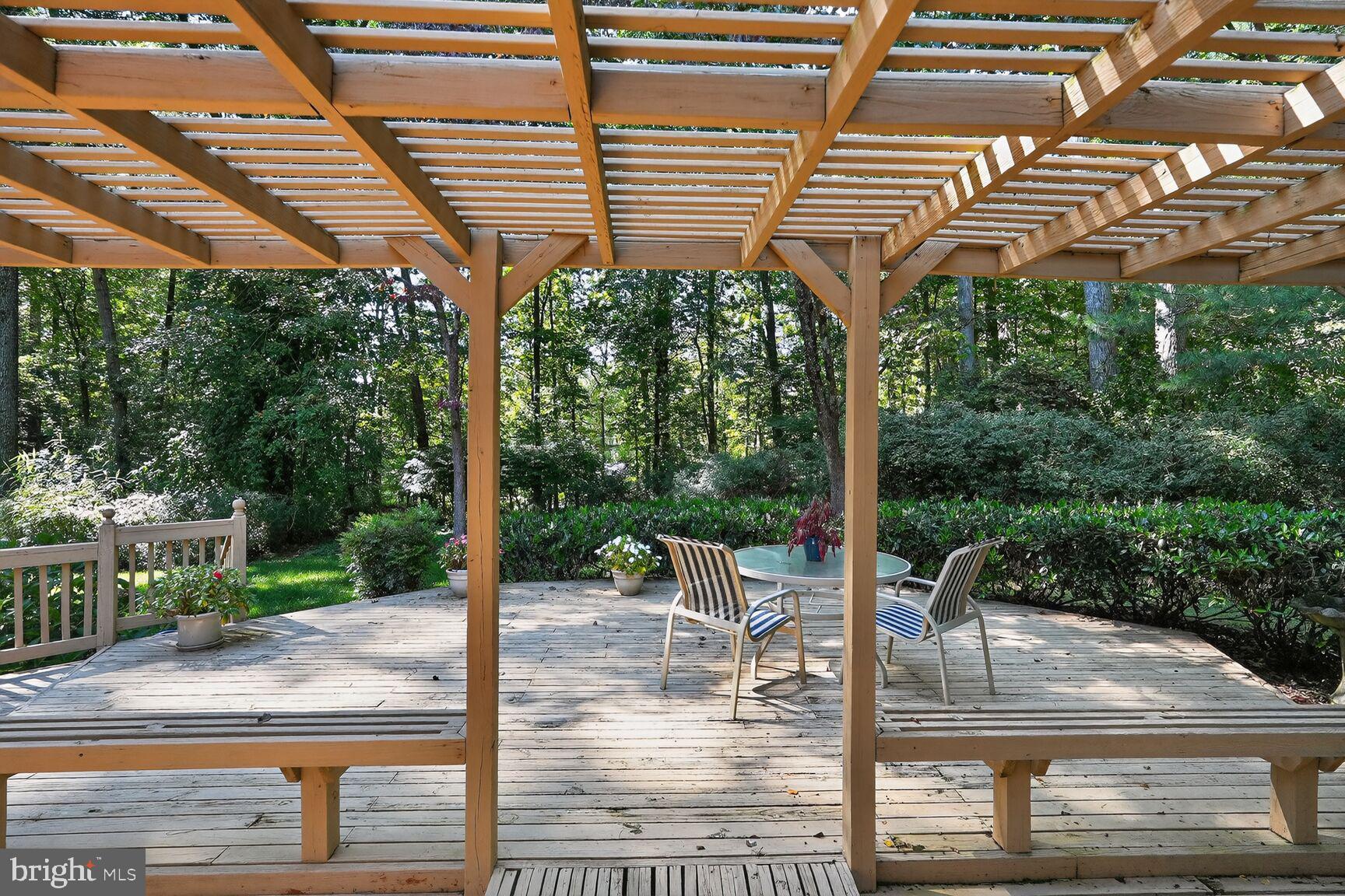 1326 WOODRIDGE LANE
