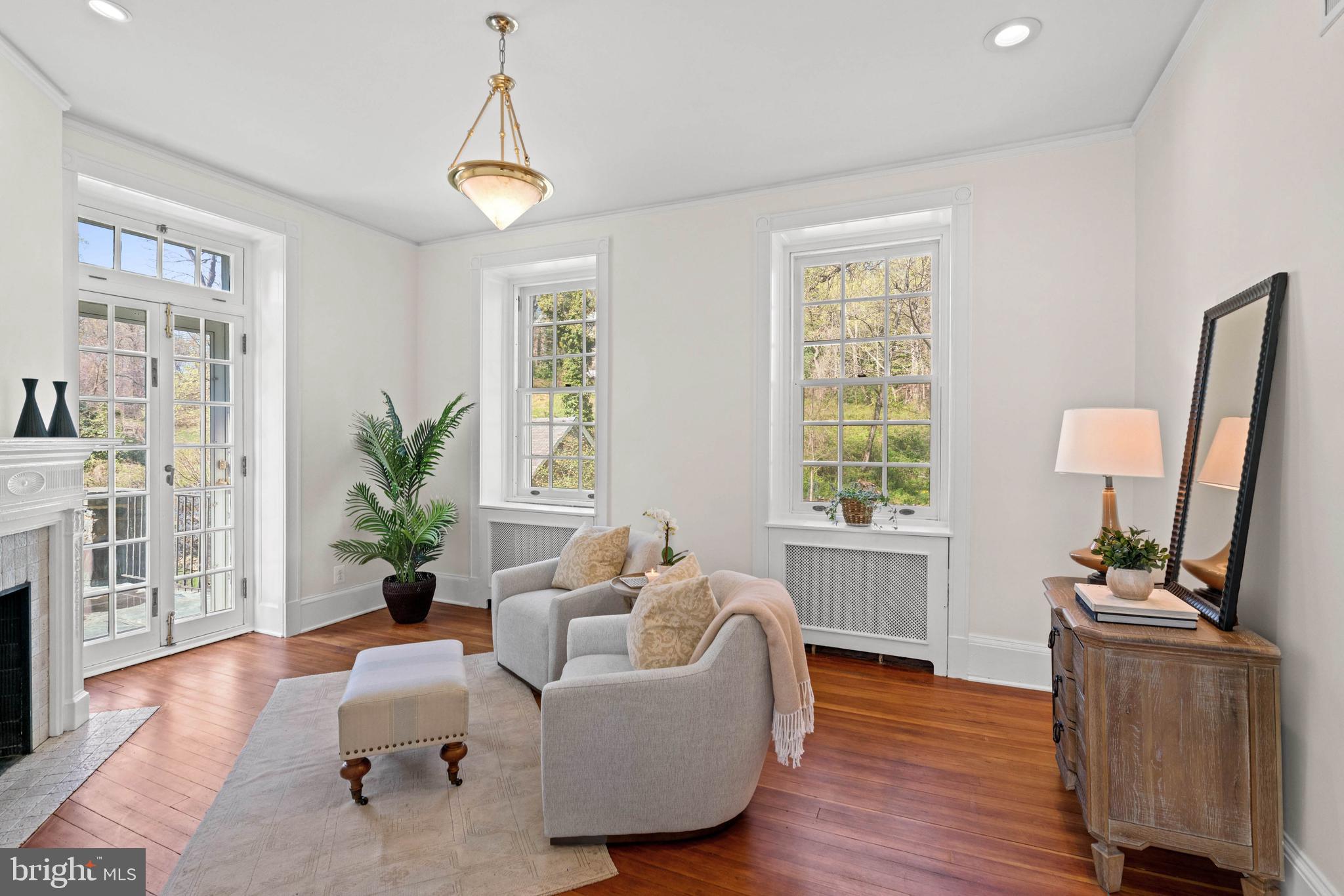 FOREST HILLS - Residential