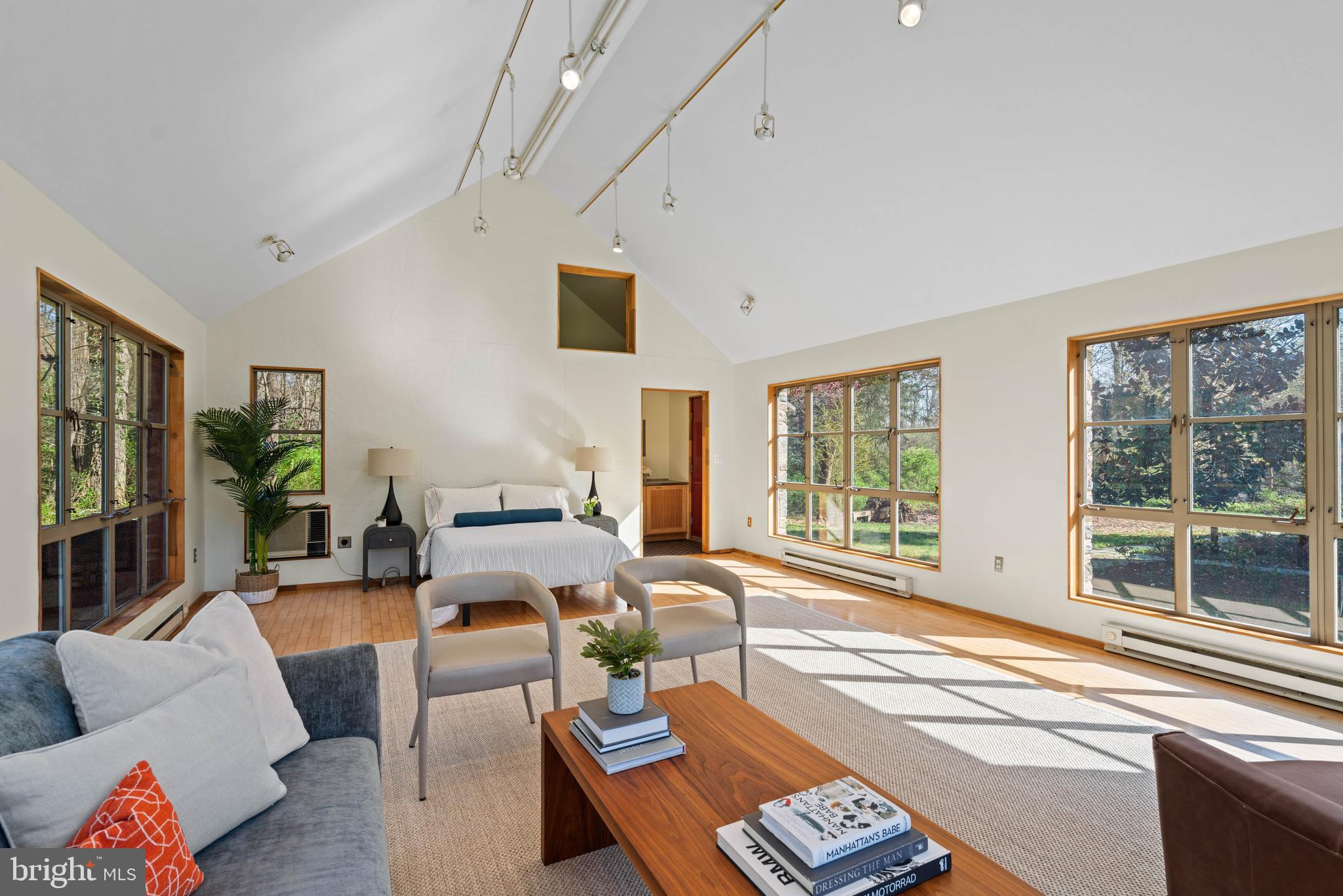 FOREST HILLS - Residential