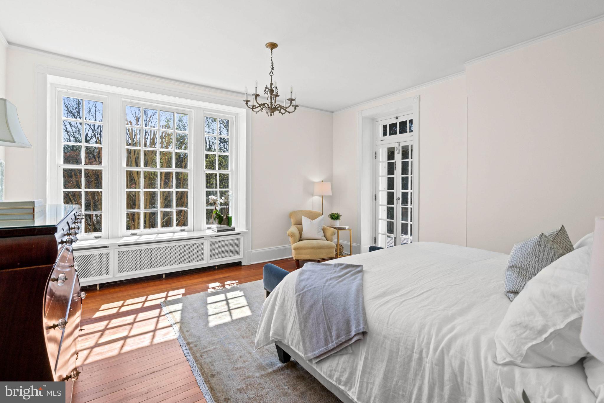 FOREST HILLS - Residential
