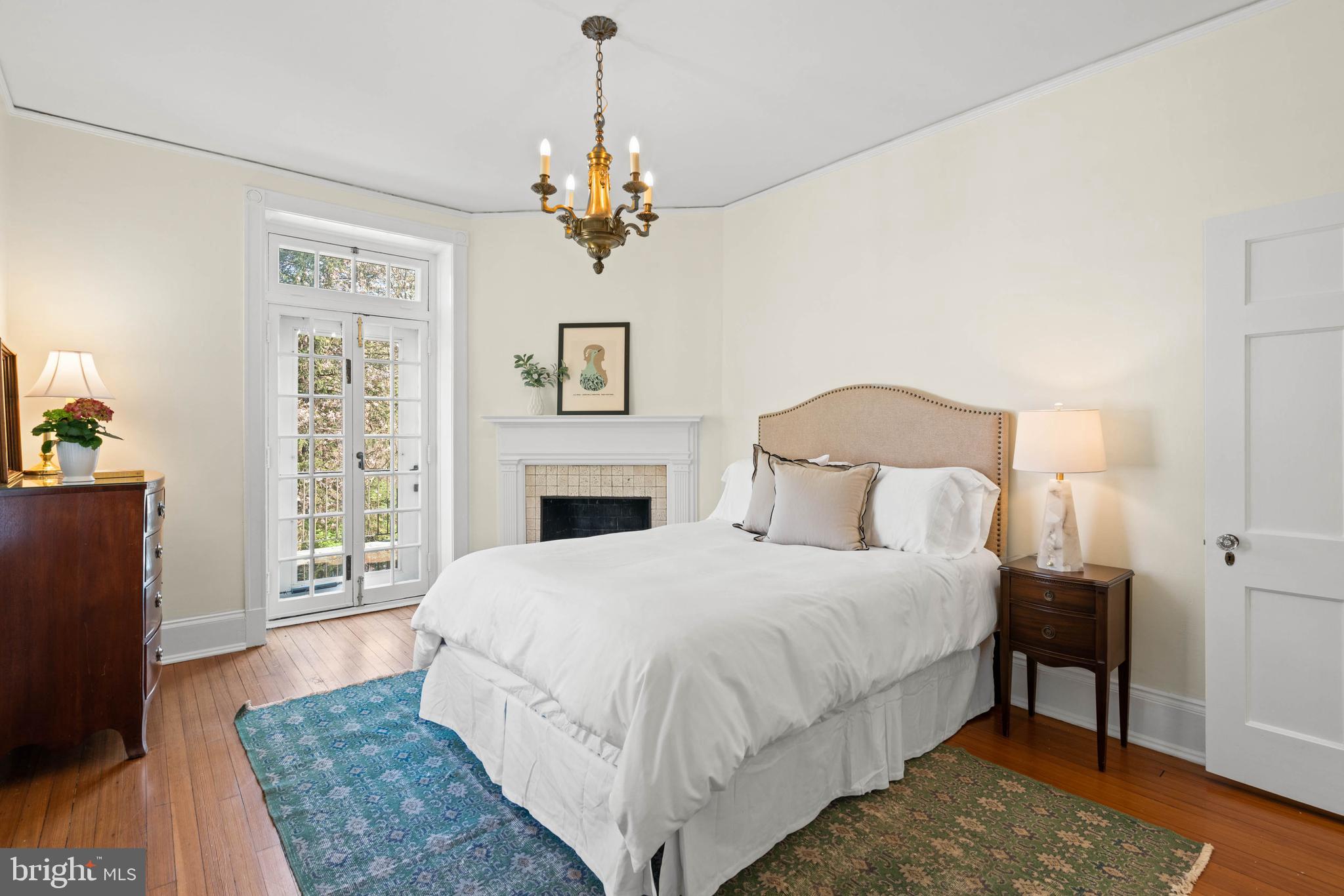 FOREST HILLS - Residential