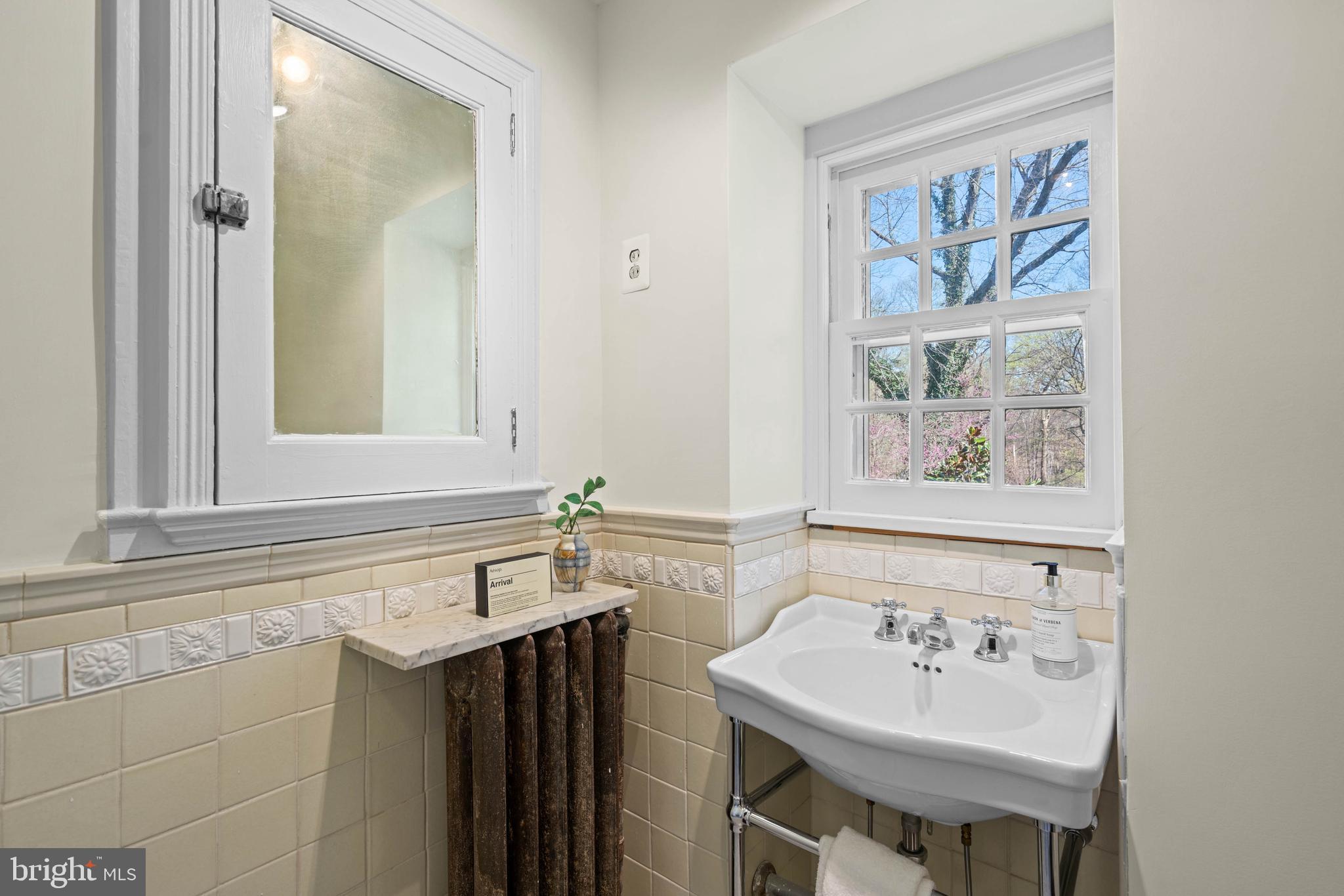 FOREST HILLS - Residential