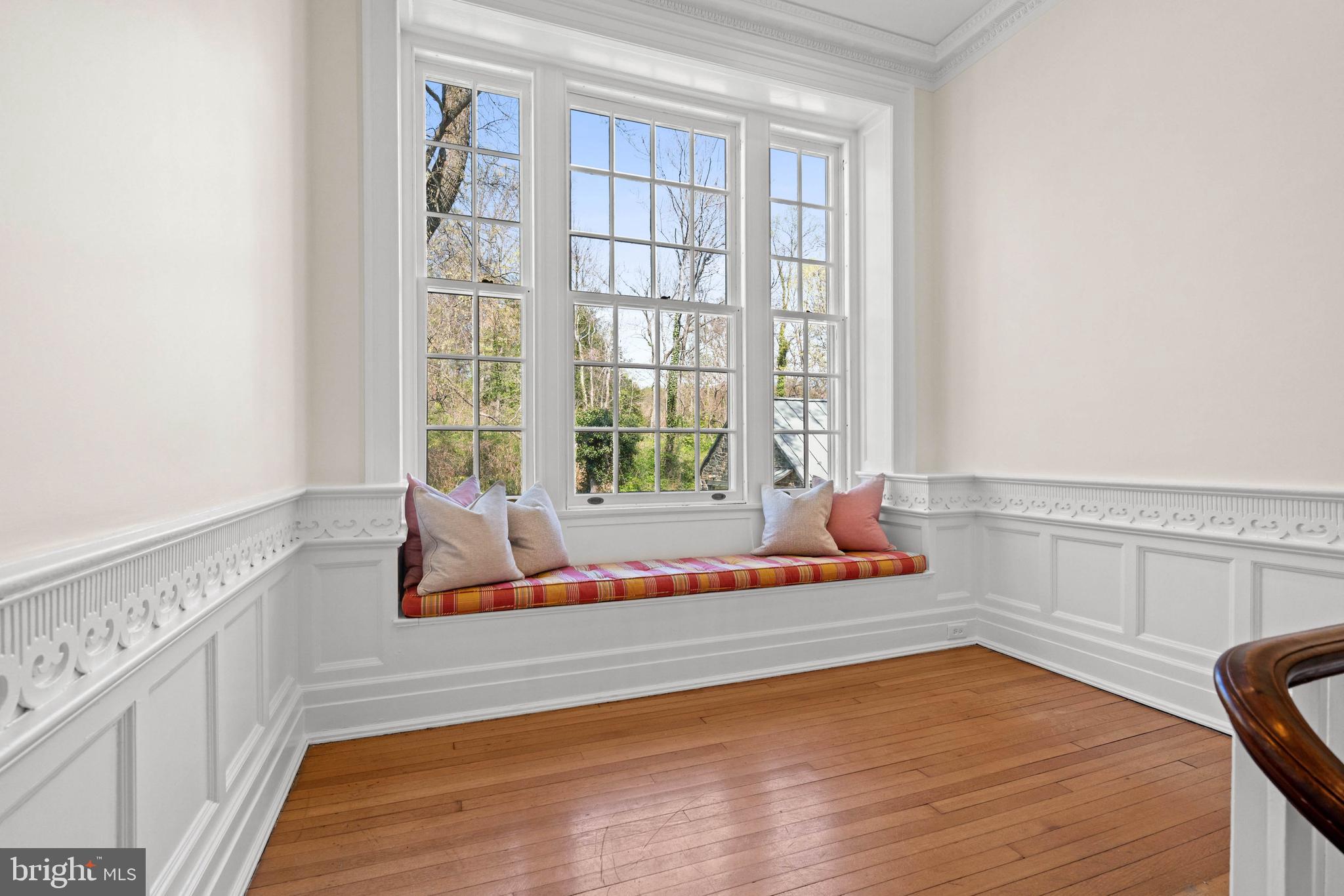 FOREST HILLS - Residential