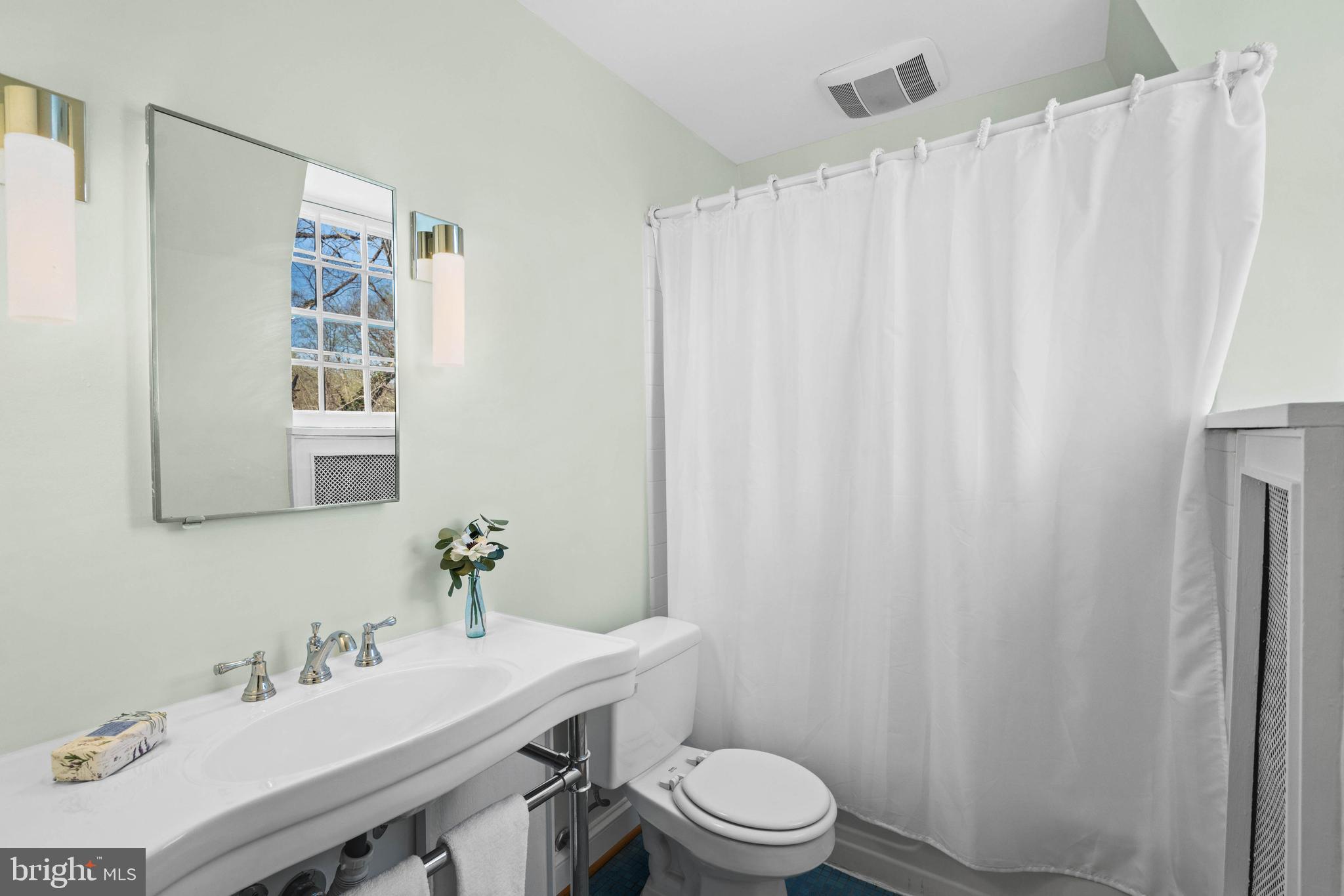 FOREST HILLS - Residential