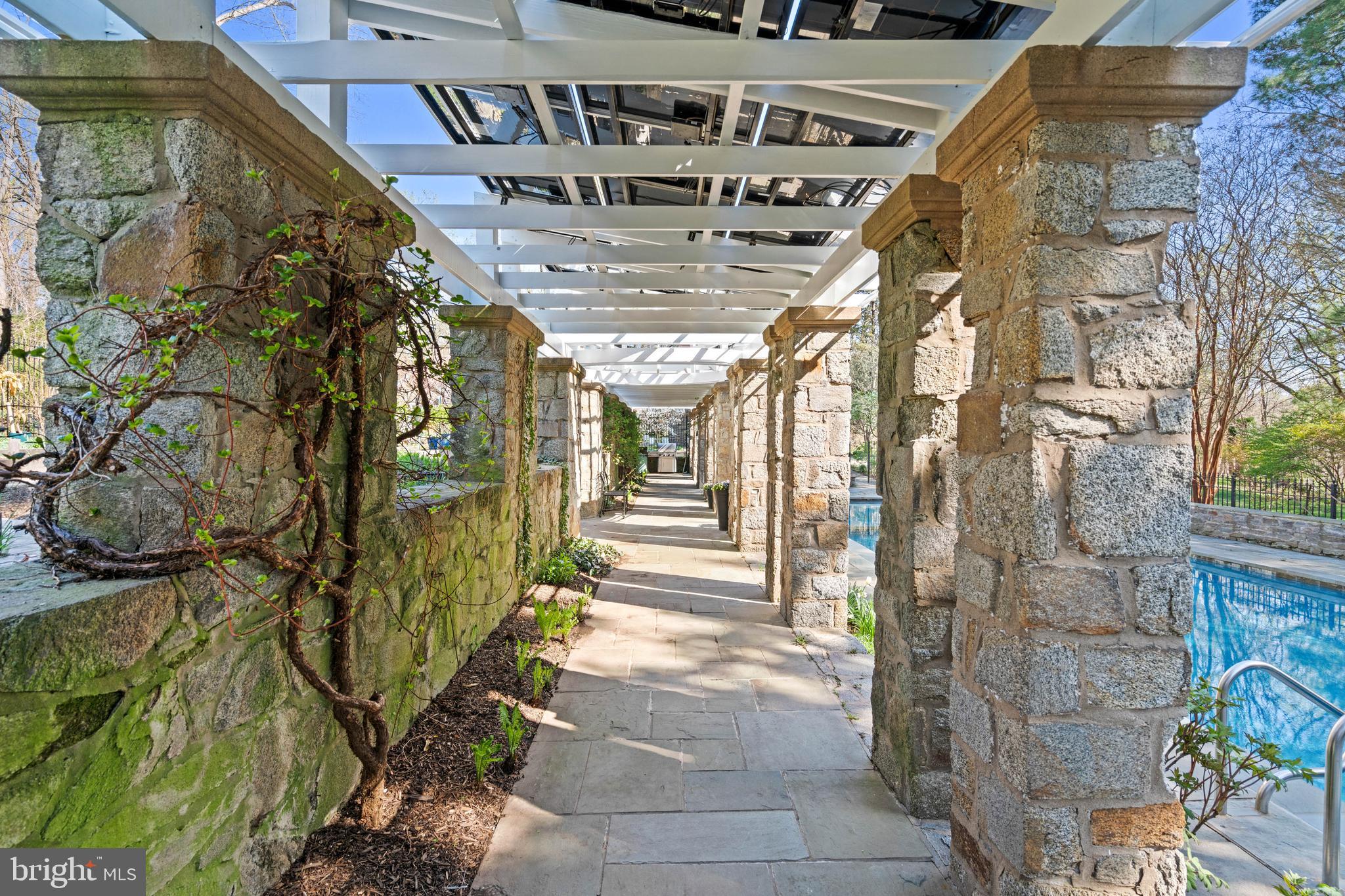 FOREST HILLS - Residential