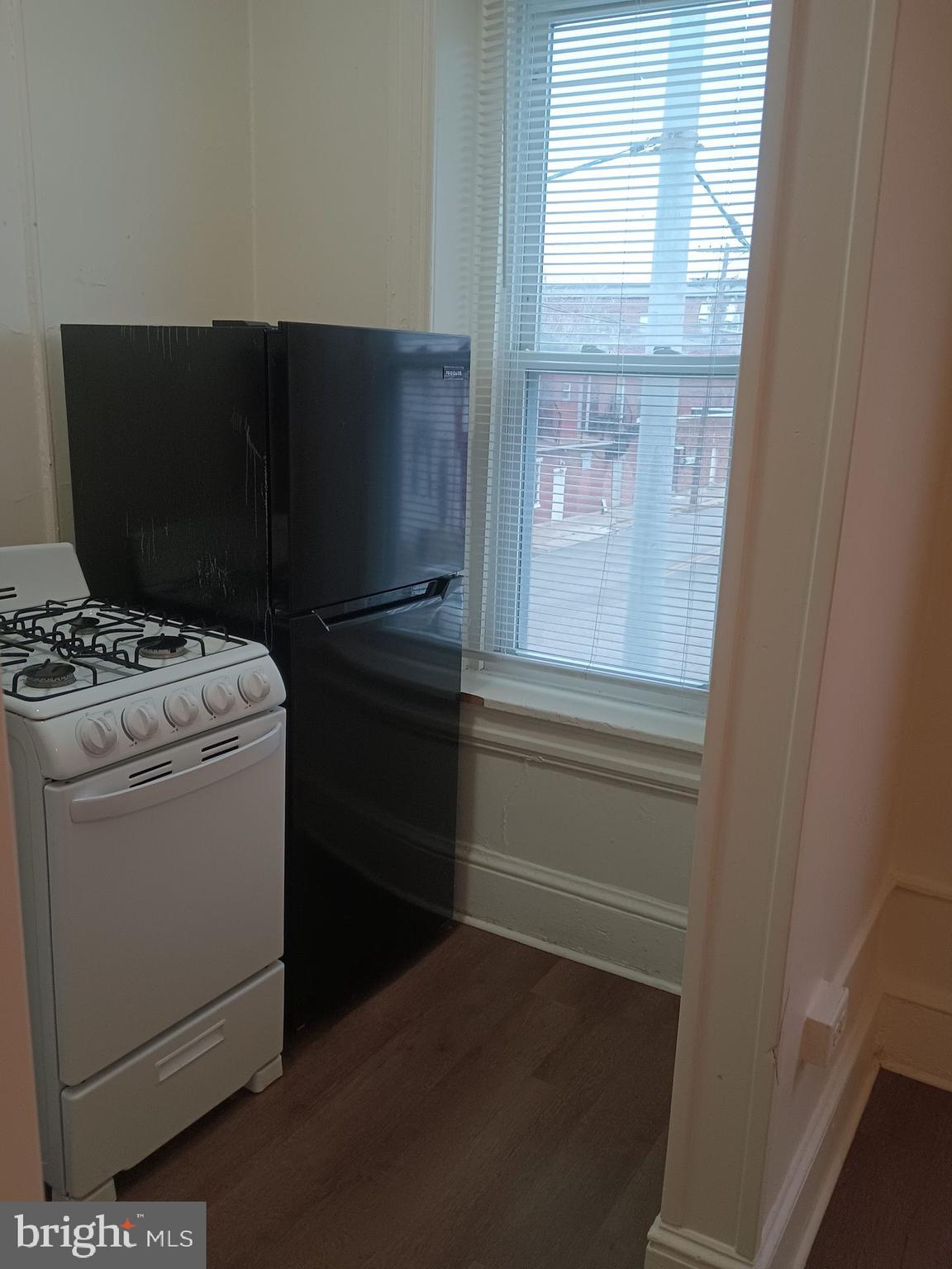 606 E MARKET STREET 2FLR FRT