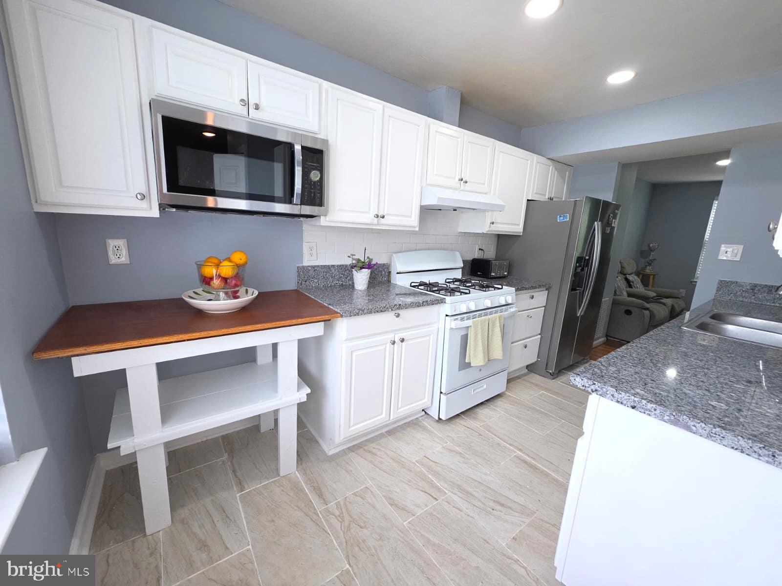 9105 CHESLEY KNOLL COURT