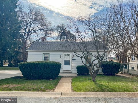 Homes For Sale - 702 East Avenue<br/> NEW CASTLE, DE 19720