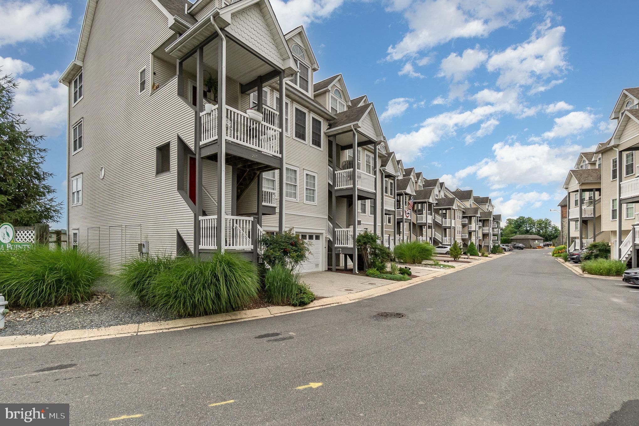 215 SENECA WAY B 215-B
