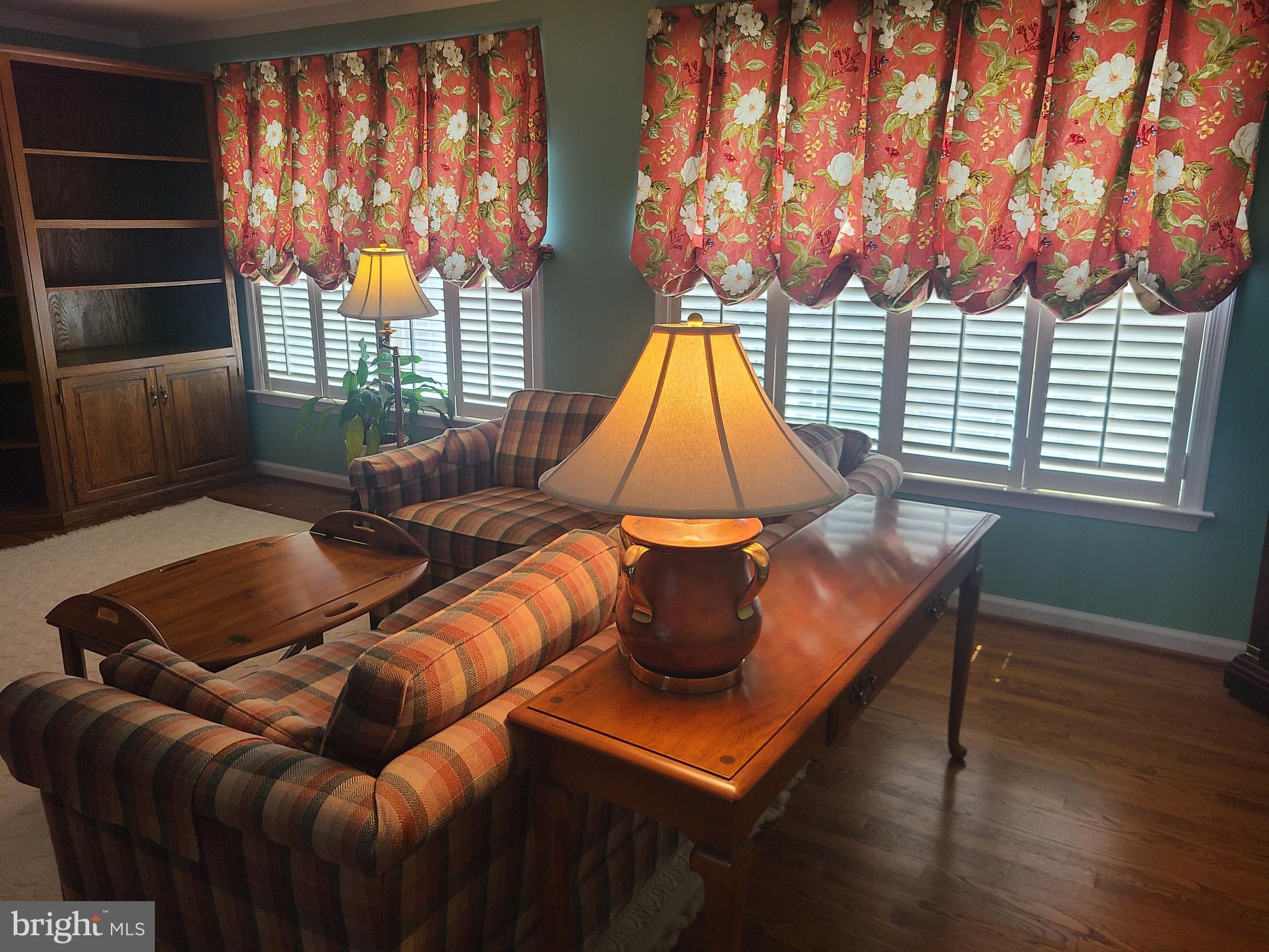215 SENECA WAY B 215-B