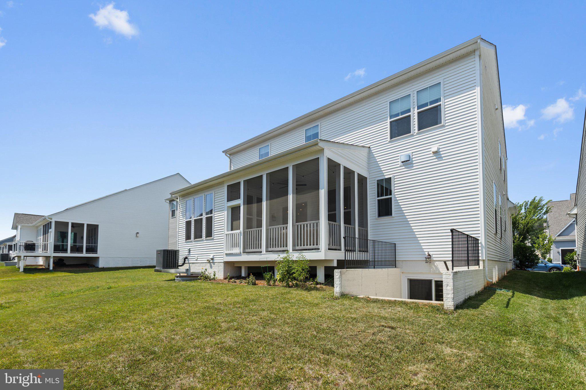 819 BANKER DRIVE SW