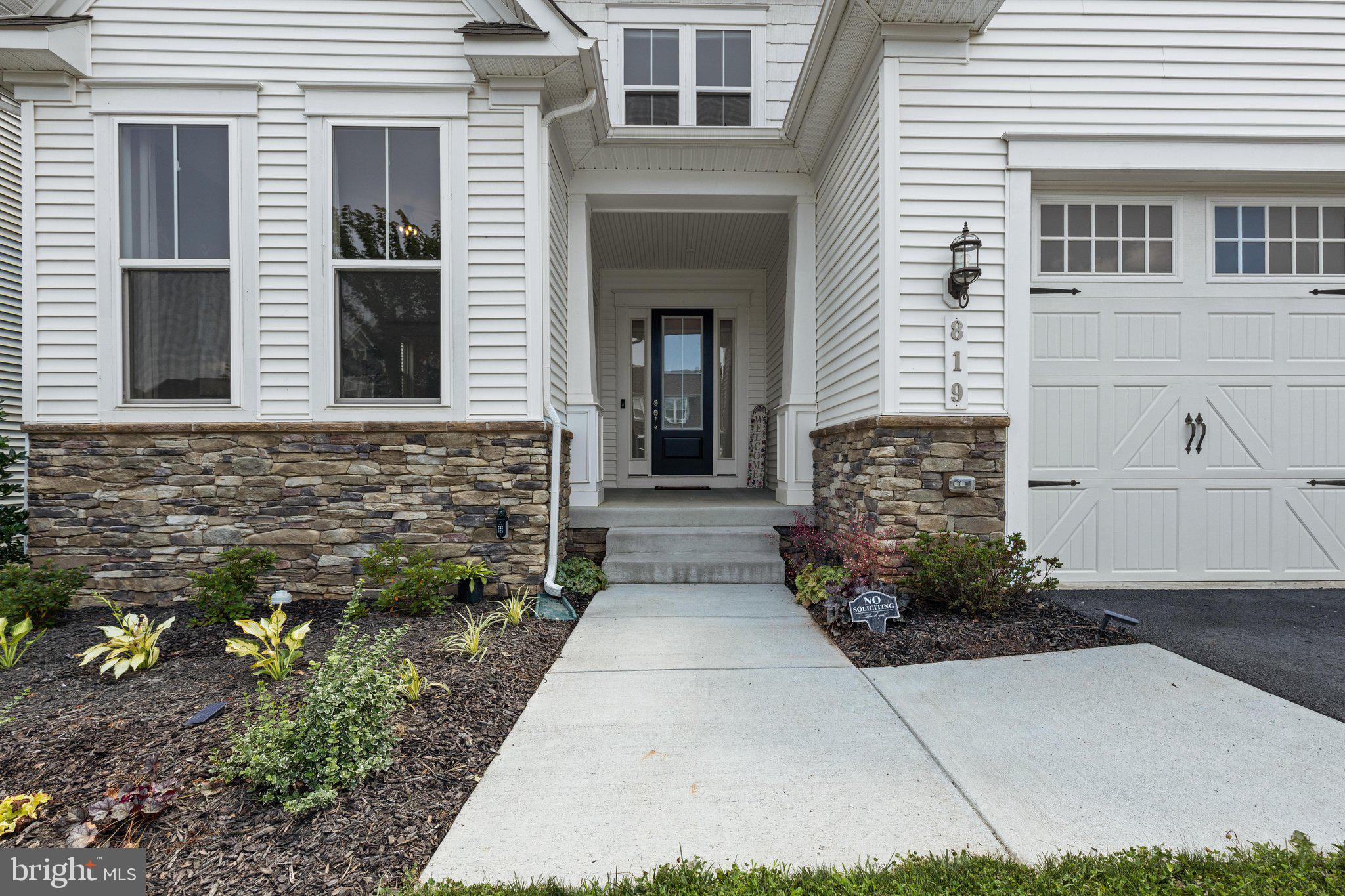 819 BANKER DRIVE SW