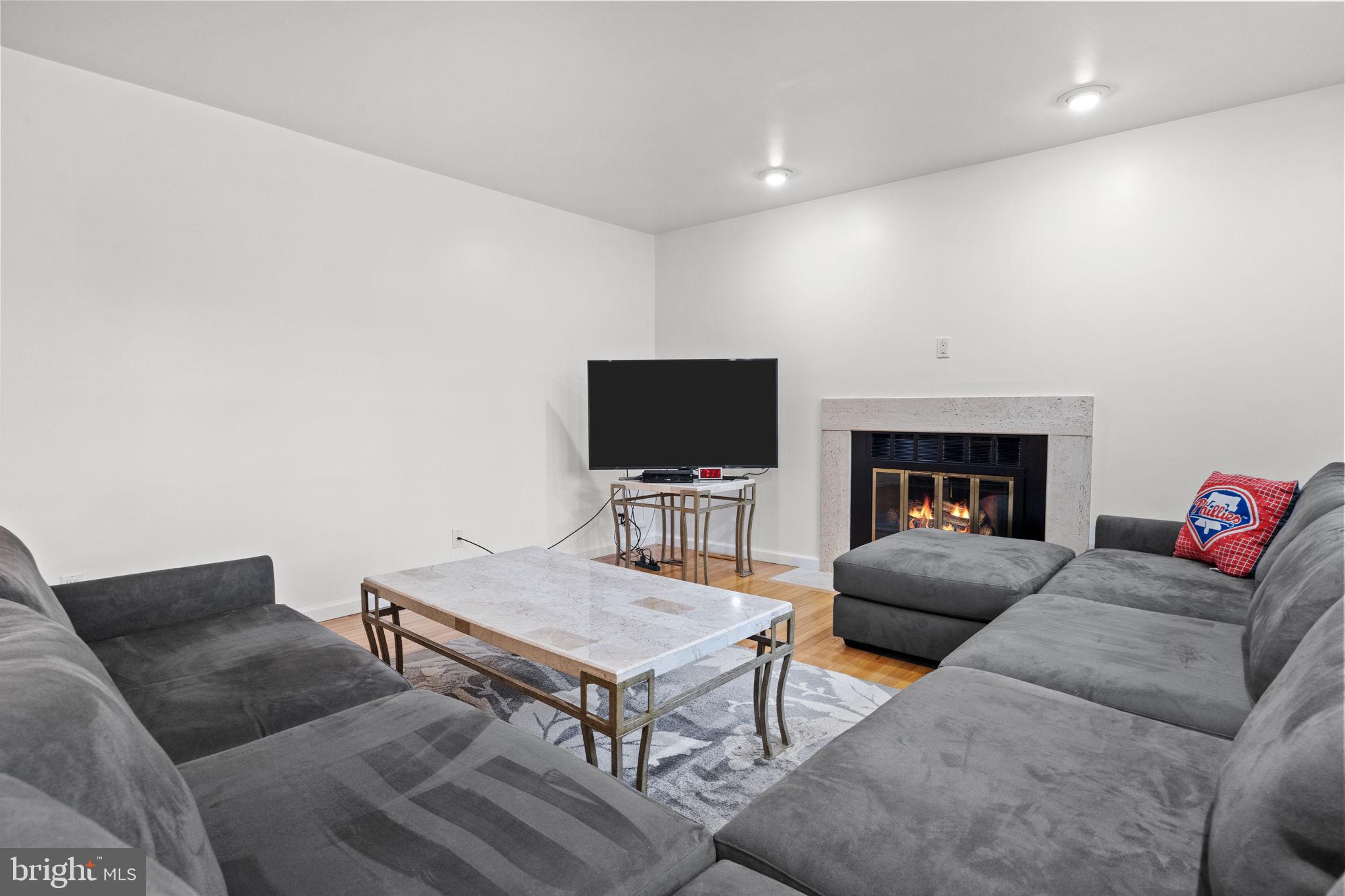 WHISPERING WOODS - Residential